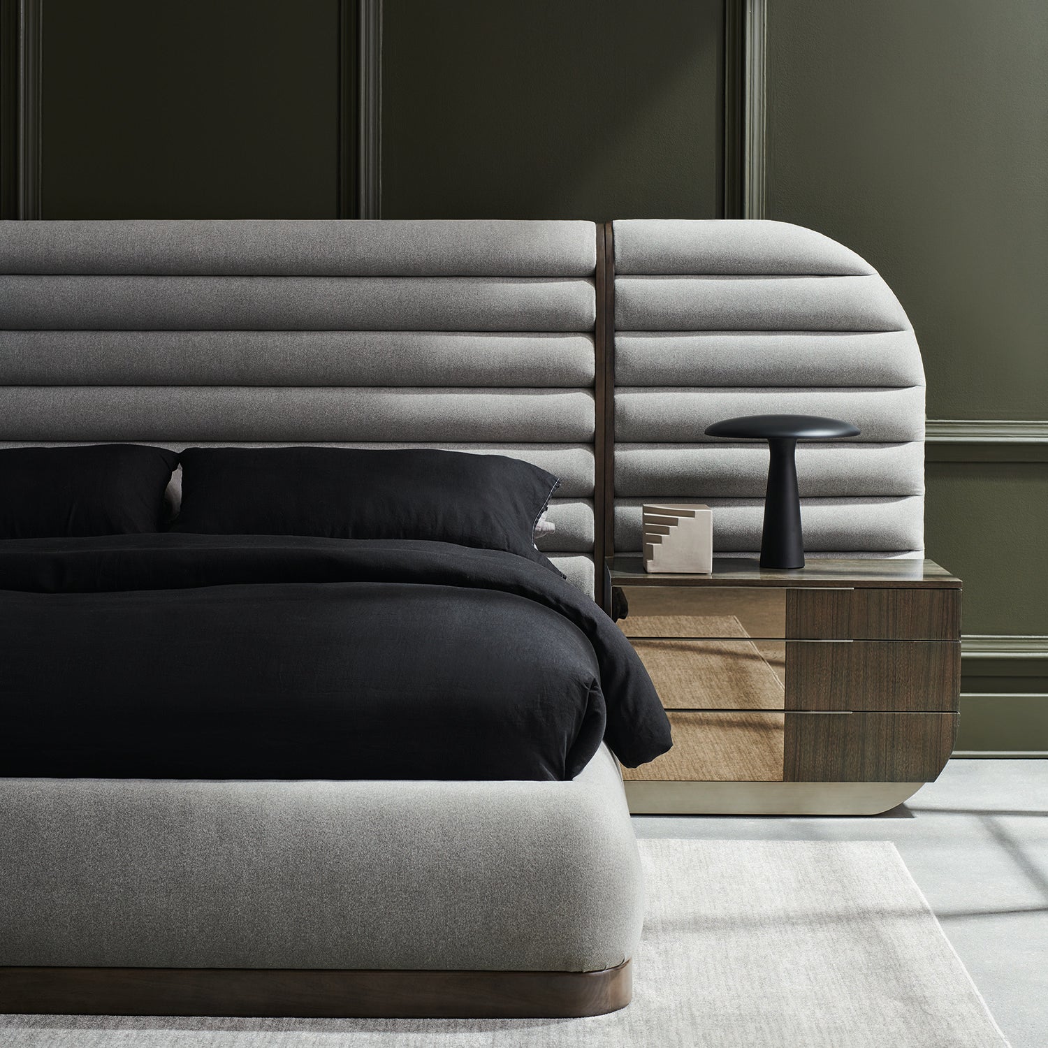 Caracole La Moda Side Panel Set