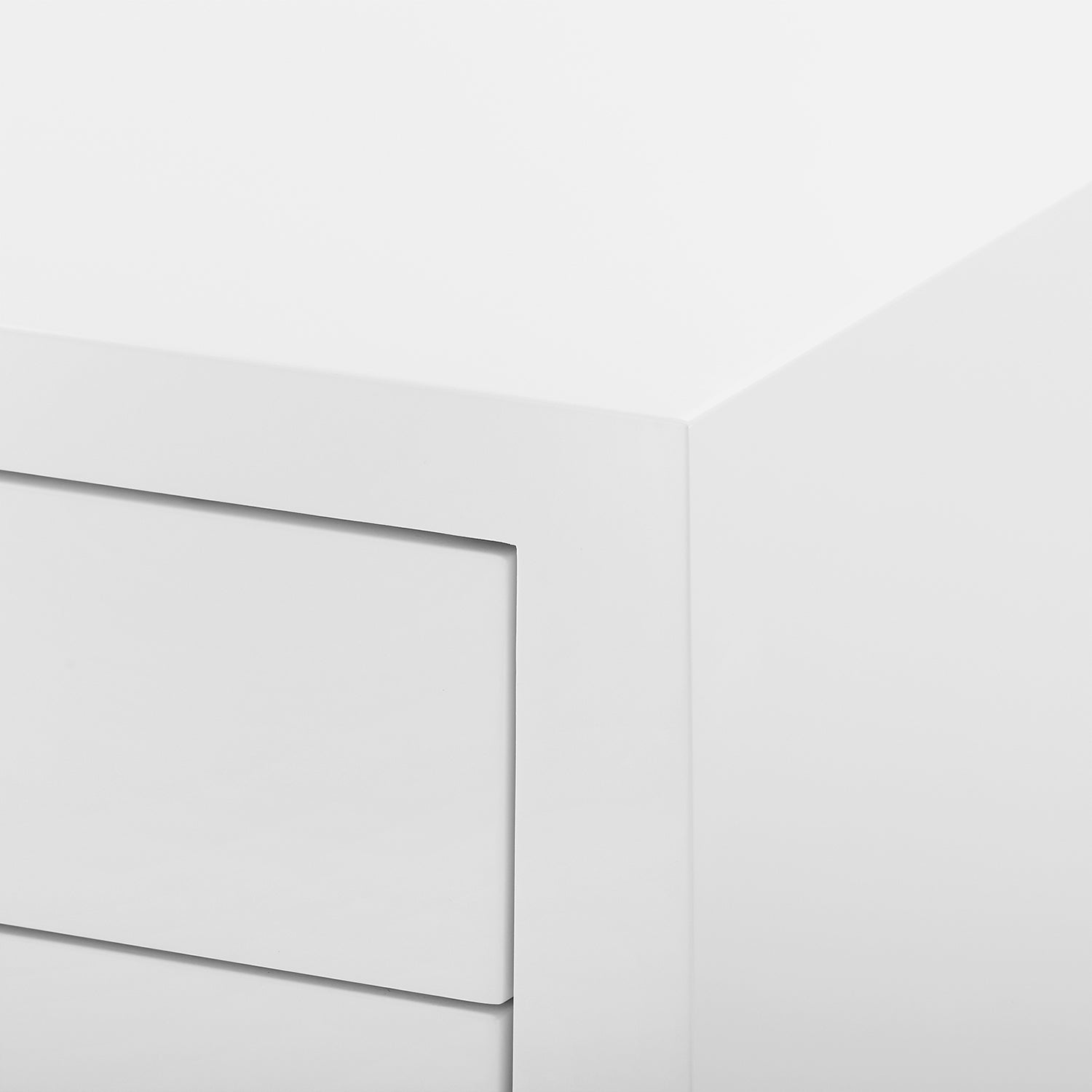 Villa and House Madison 8-Drawer Dresser