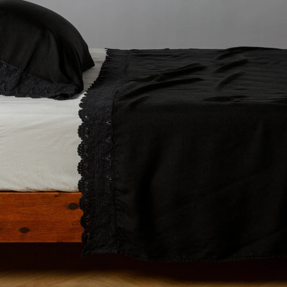Bella Notte Madera Luxe Donella Lace Flat Sheet