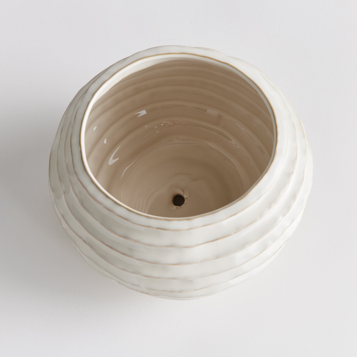 Avani White Pot