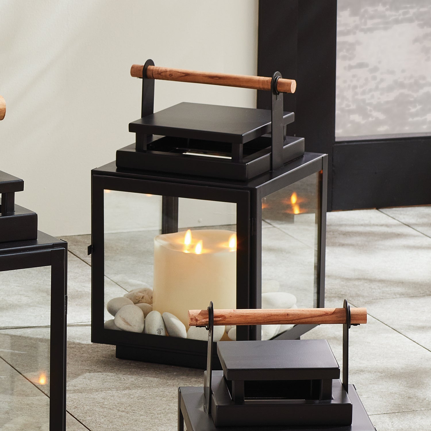 Adwin Outdoor Lantern