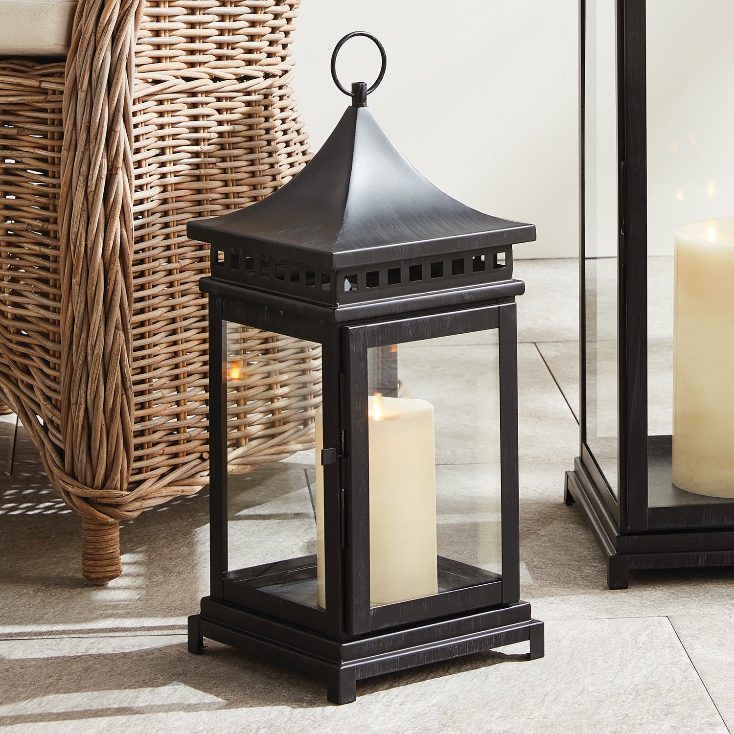 Kito Outdoor Lantern