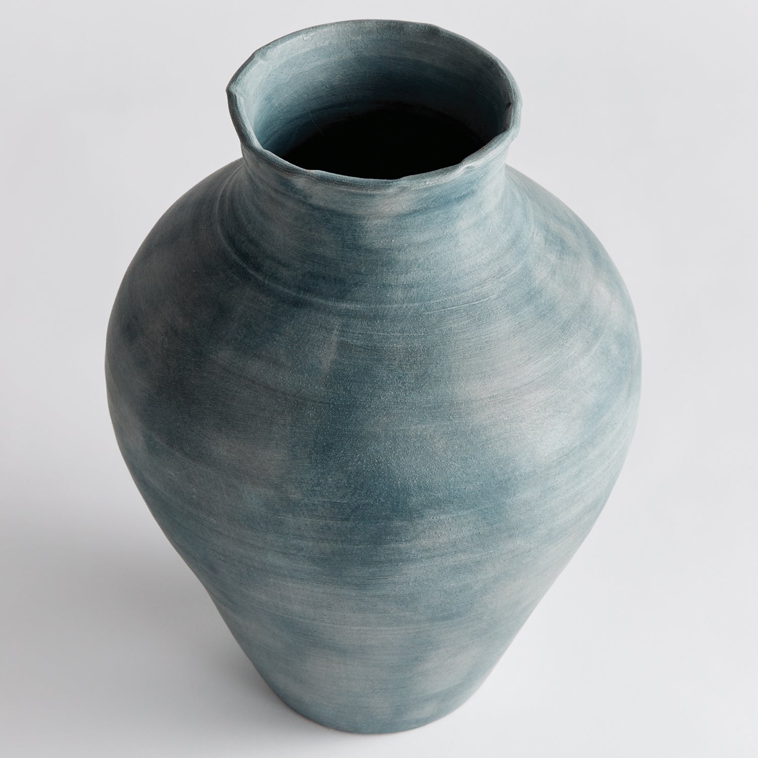 Mirela Vase