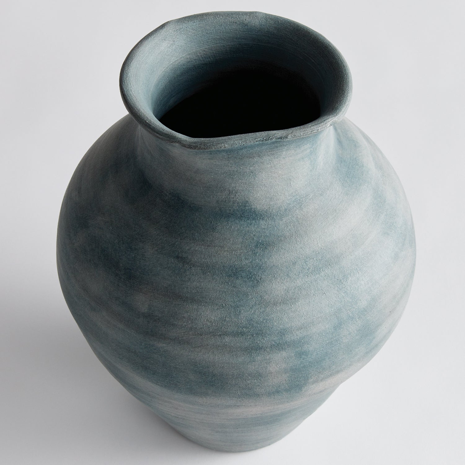Mirela Vase