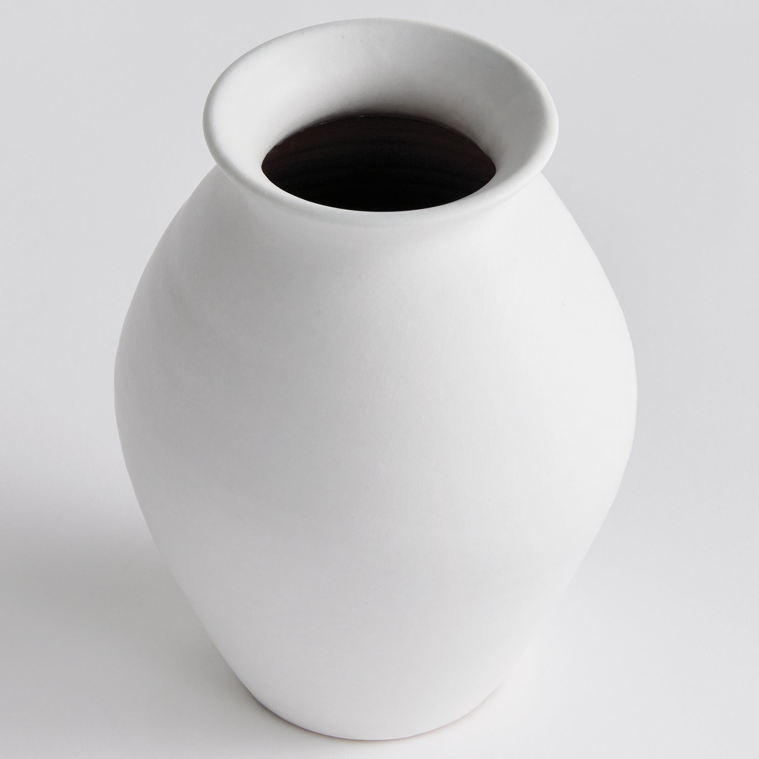 Mirela Vase
