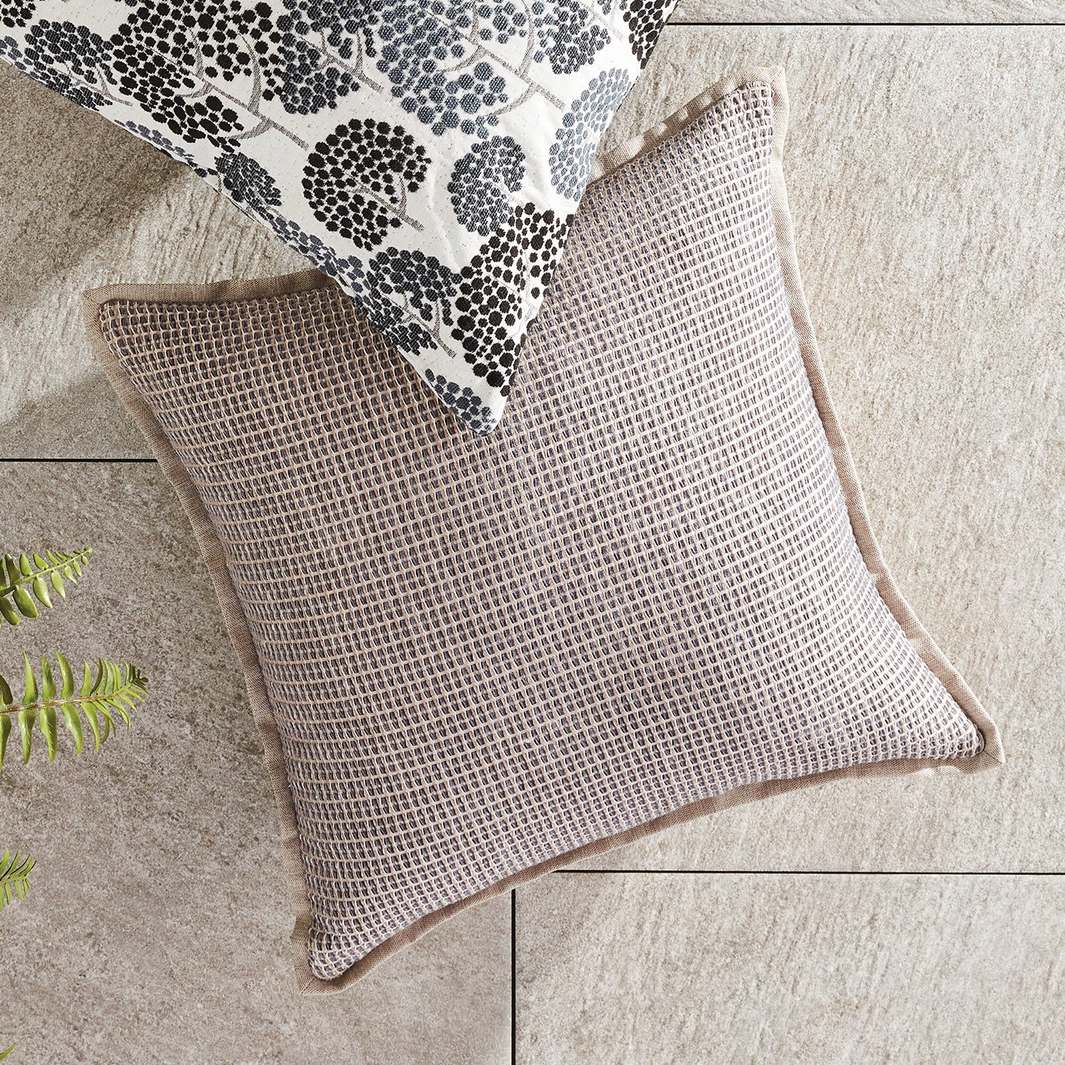 Sasha Indoor/Outdoor Pillow