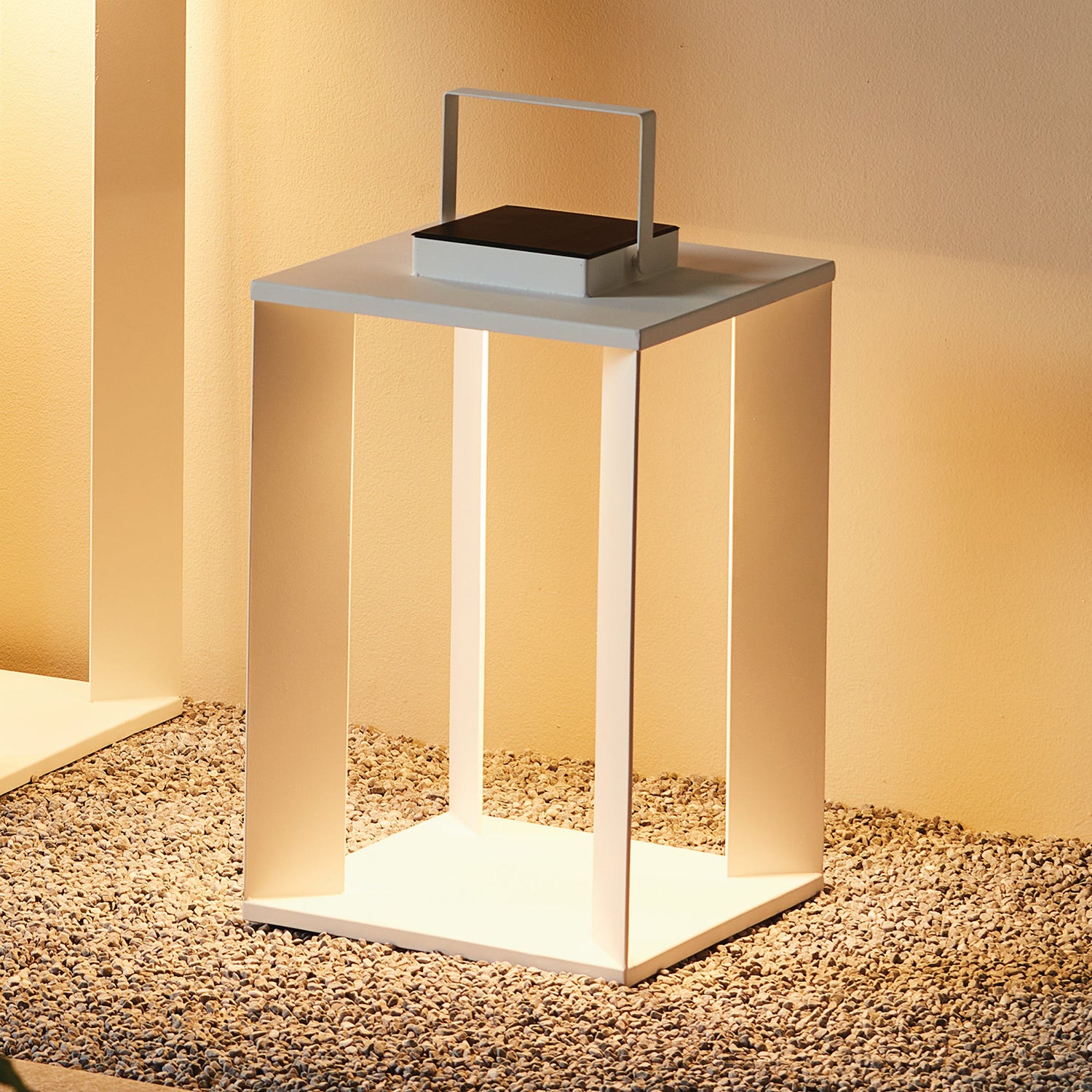 Hanley Solar LED Outdoor Lantern