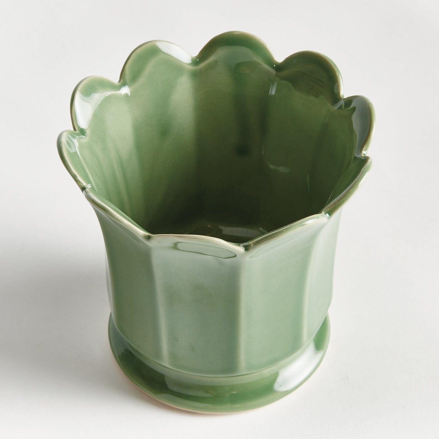 Maline Footed Pot