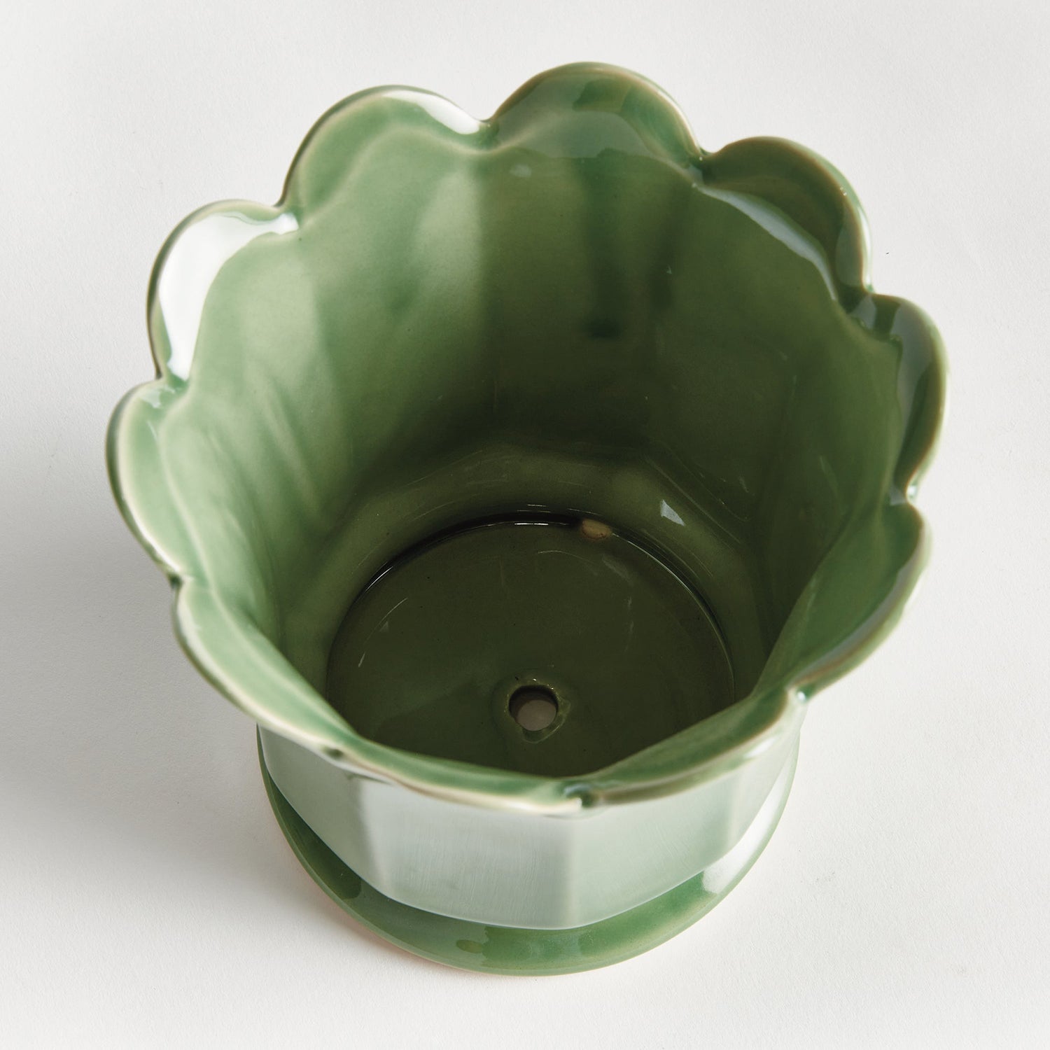 Maline Footed Pot