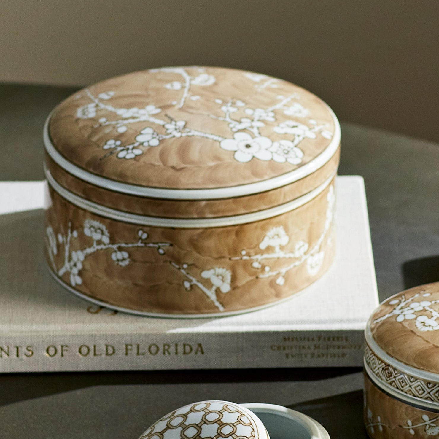 Province Empress Large Round Lidded Catchall Box