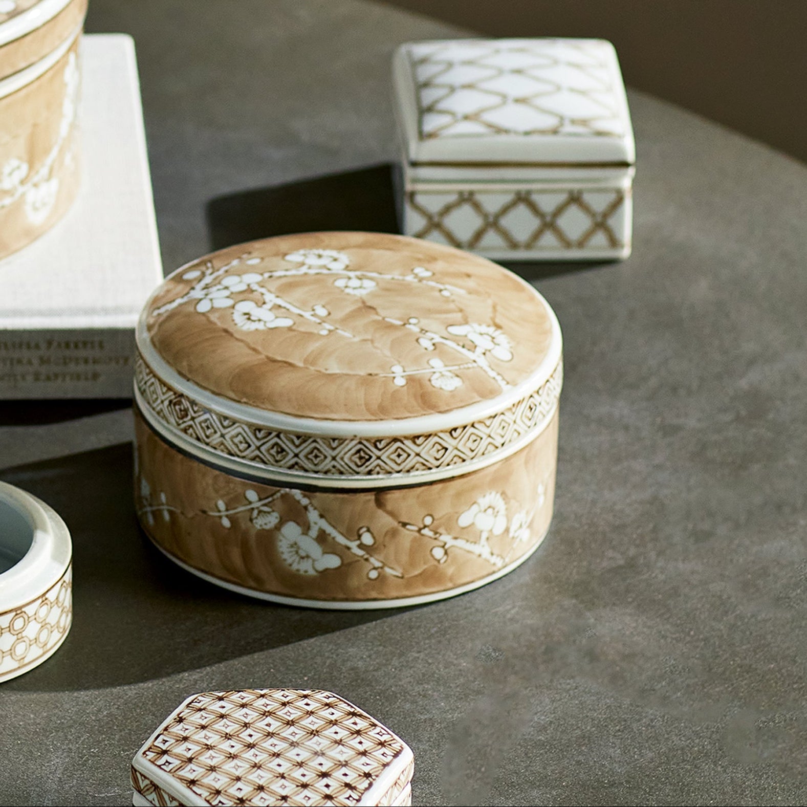 Province Empress Small Round Lidded Catchall Box