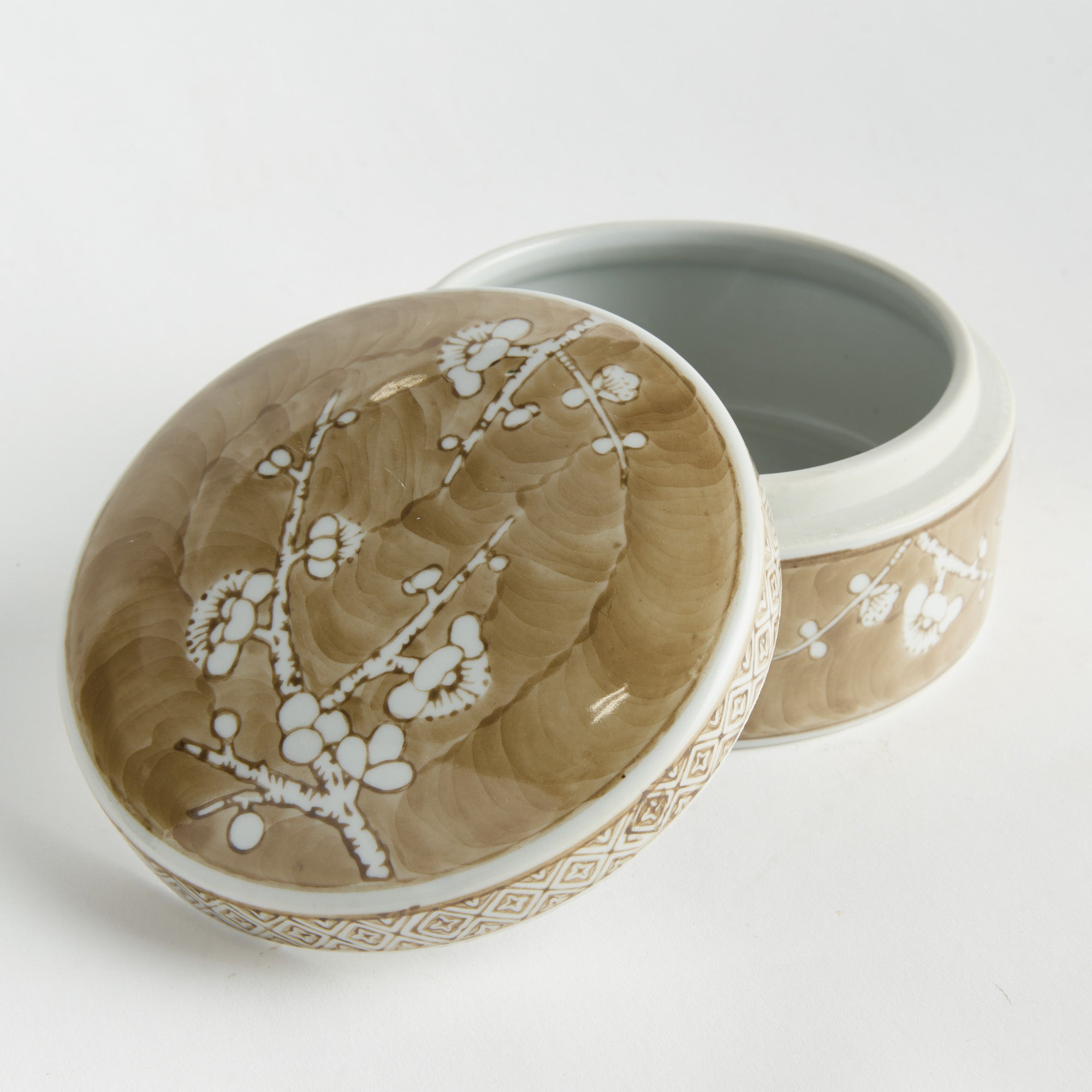 Province Empress Small Round Lidded Catchall Box