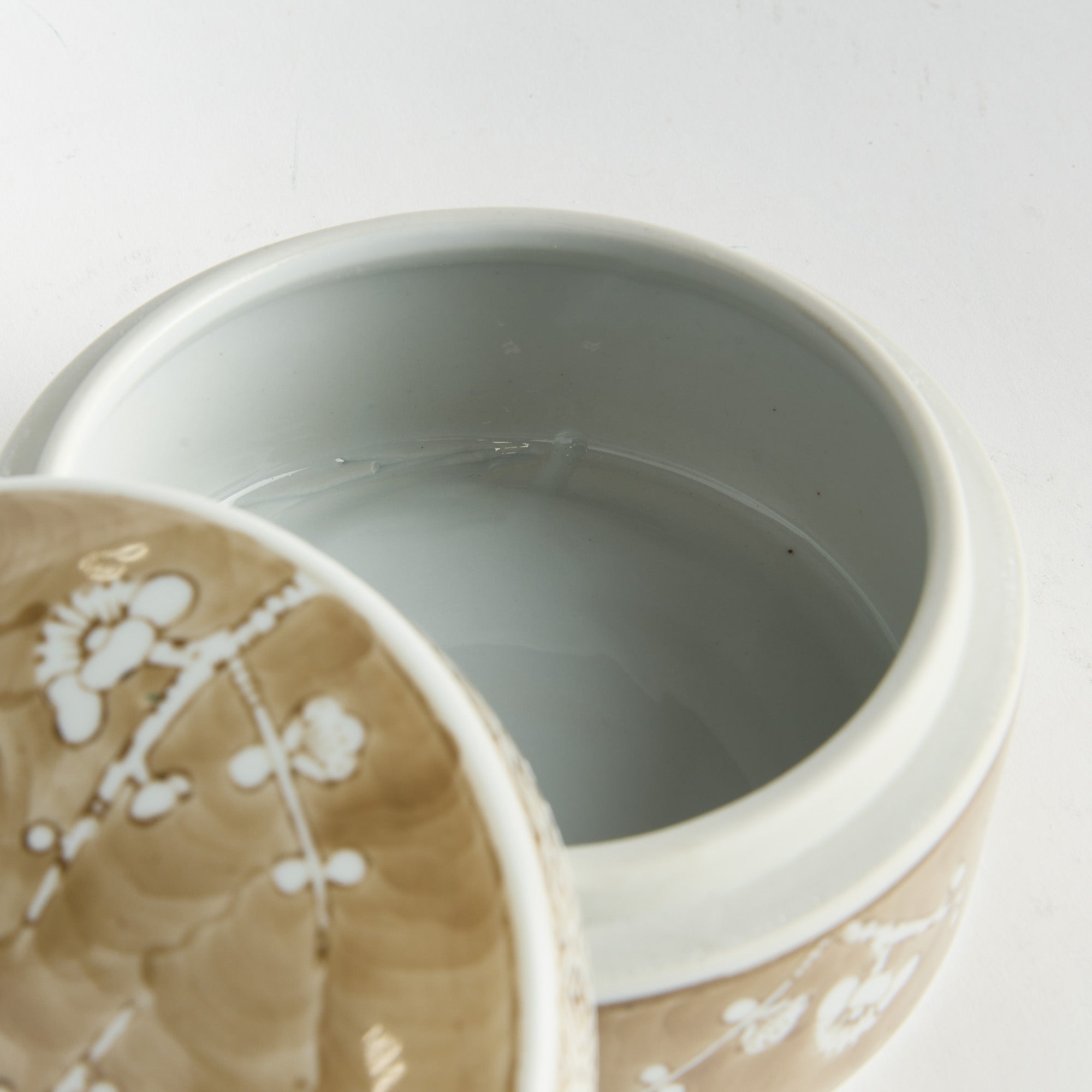 Province Empress Small Round Lidded Catchall Box