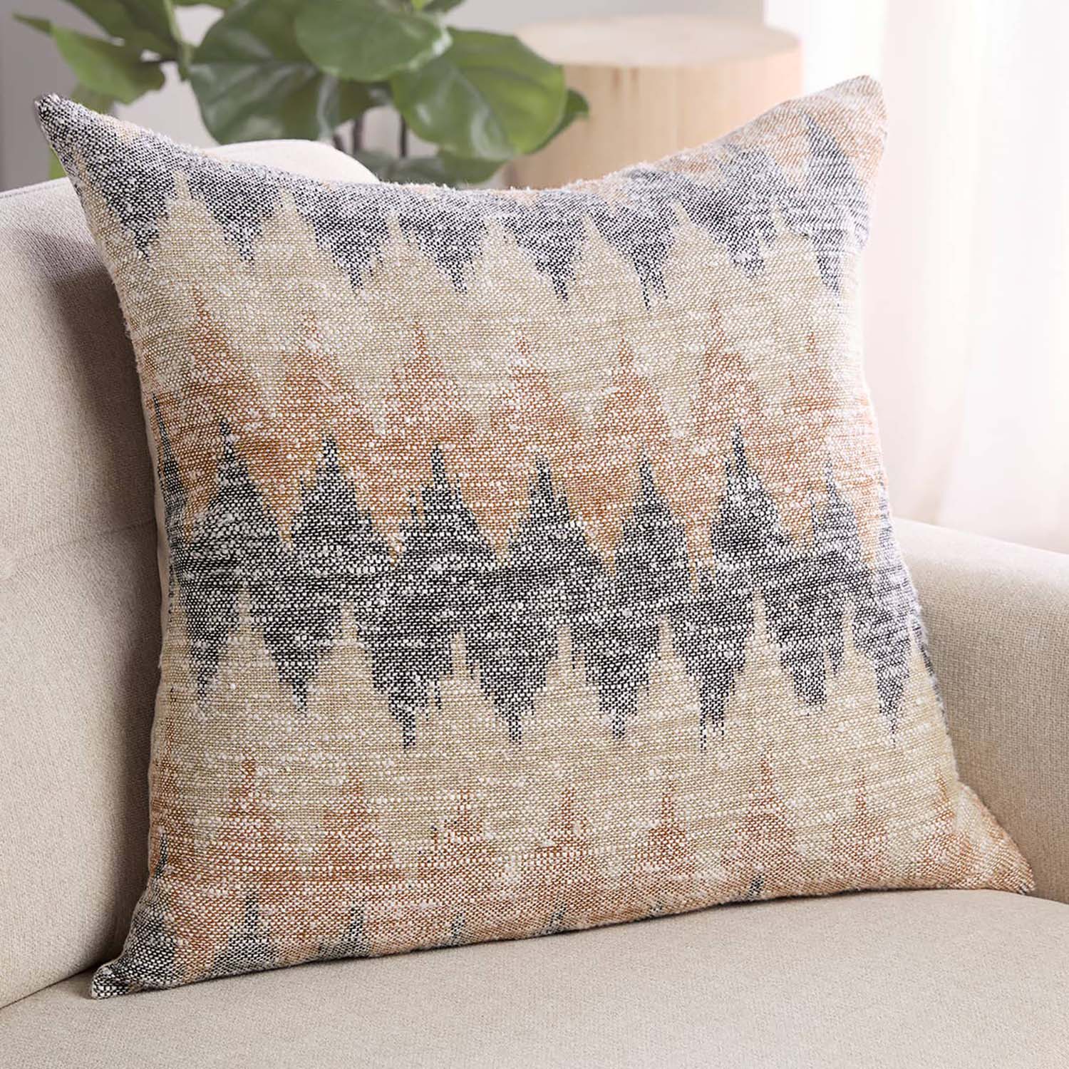 Jaipur Living Najila Isoke Throw Pillow