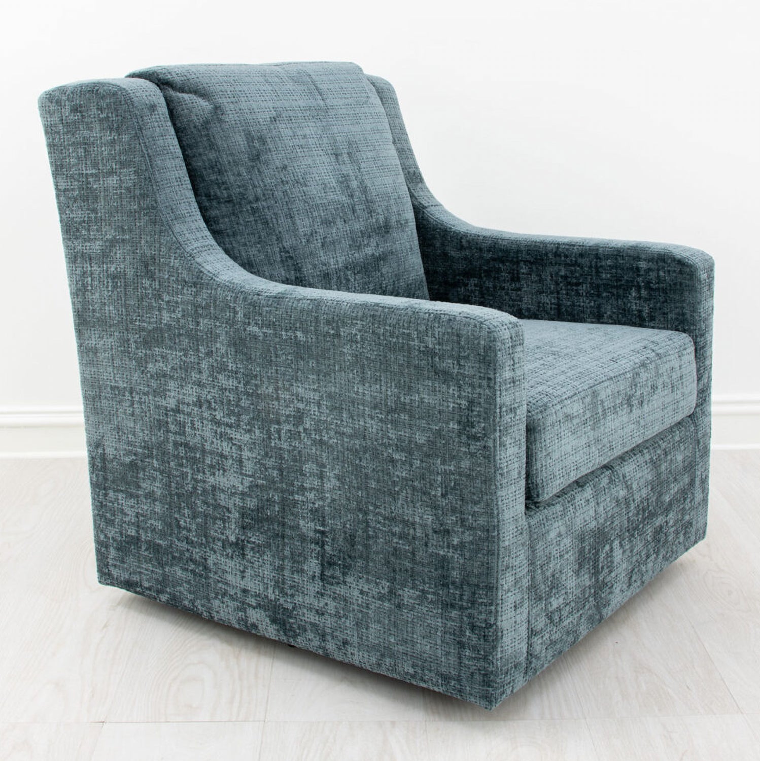 Luna Swivel Chair