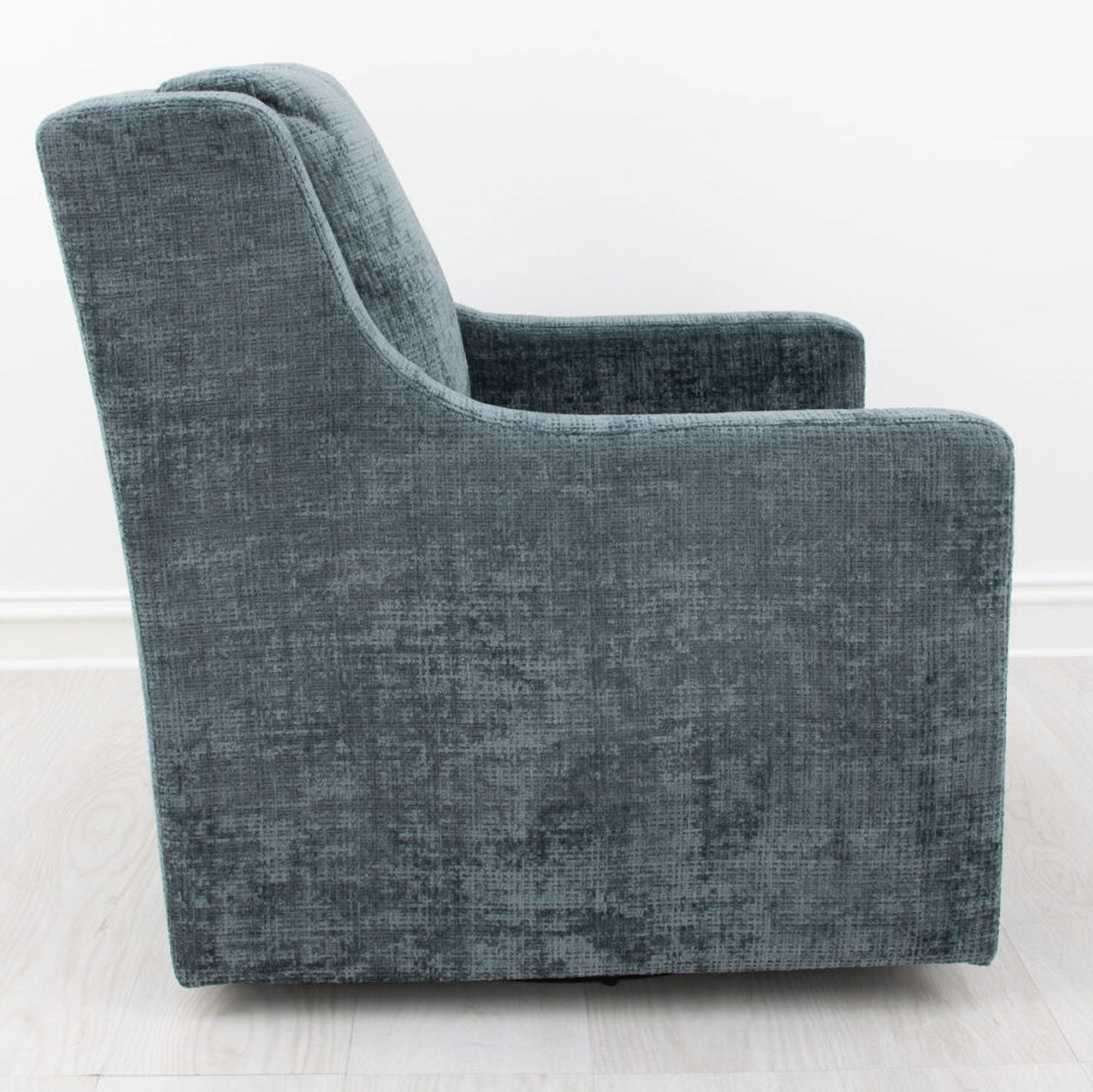 Luna Swivel Chair