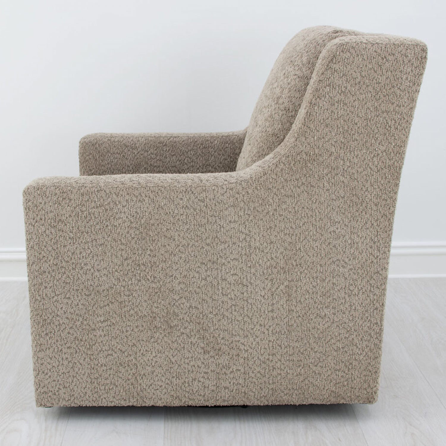 Luna Swivel Chair
