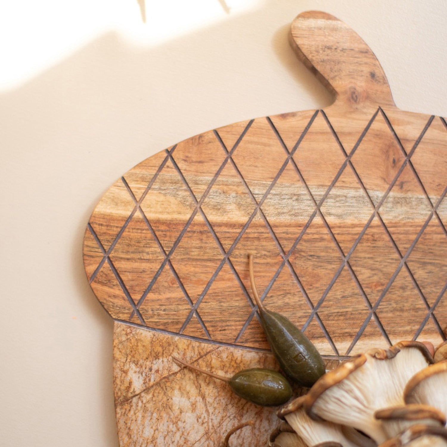 Acorn Serving Board