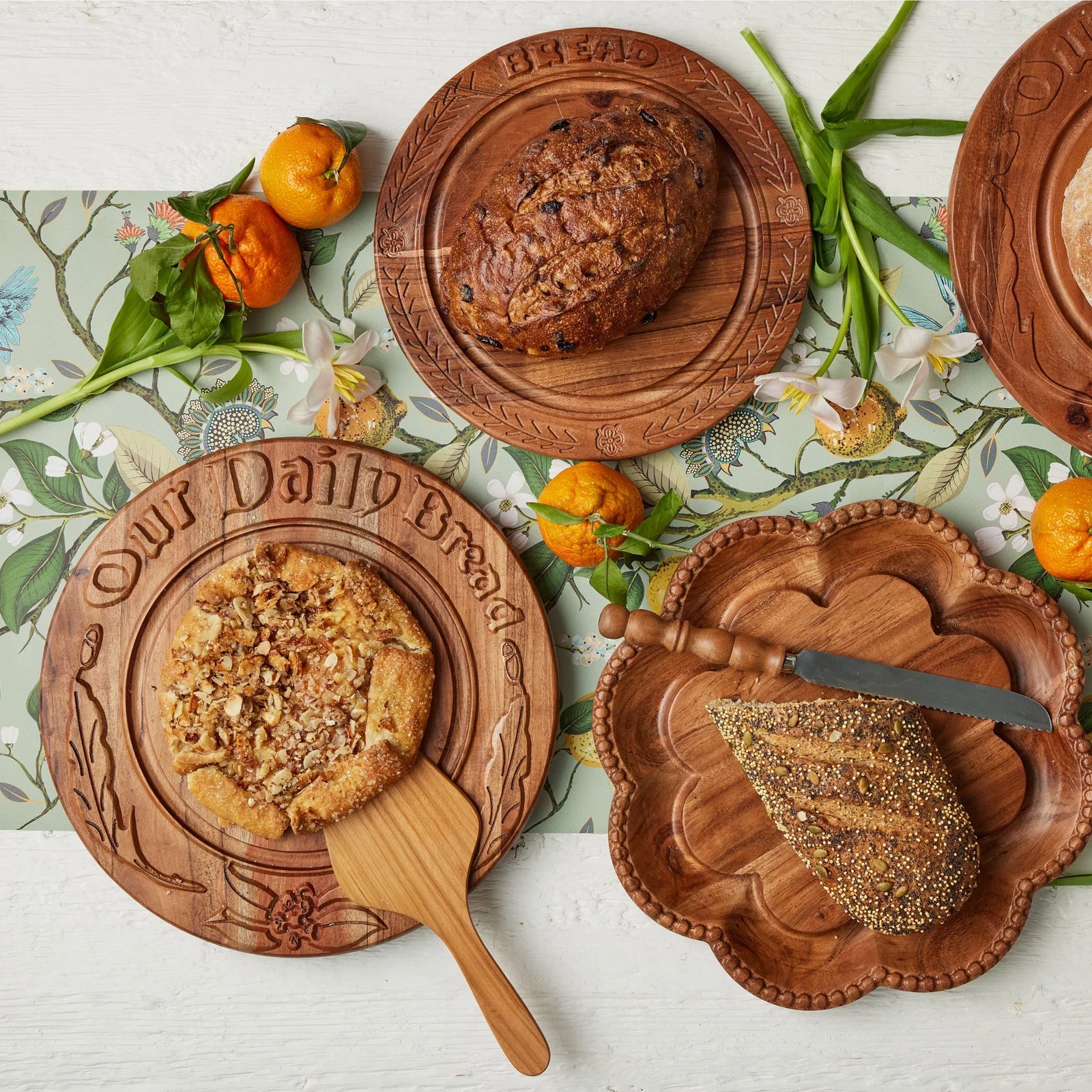 Etu Home Vintage English Small Bread Board