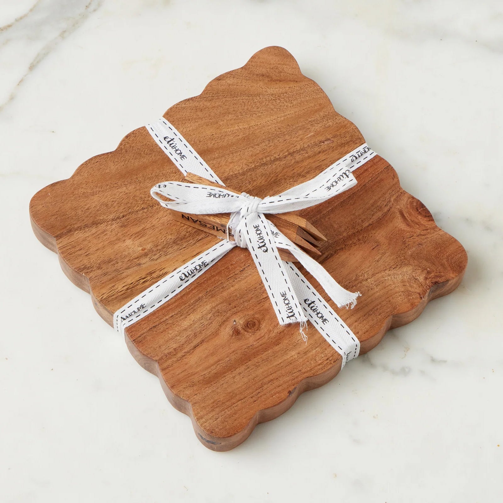 Etu Home Scalloped Square Cheese Board with Cheese Markers
