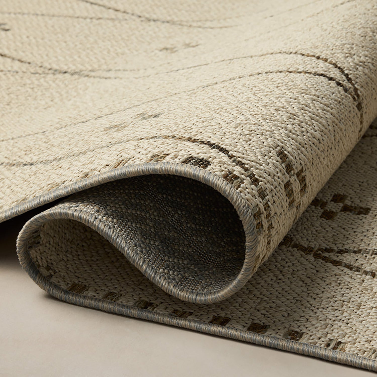 Loloi Saylor Ivory/Pebble Indoor/Outdoor Rug