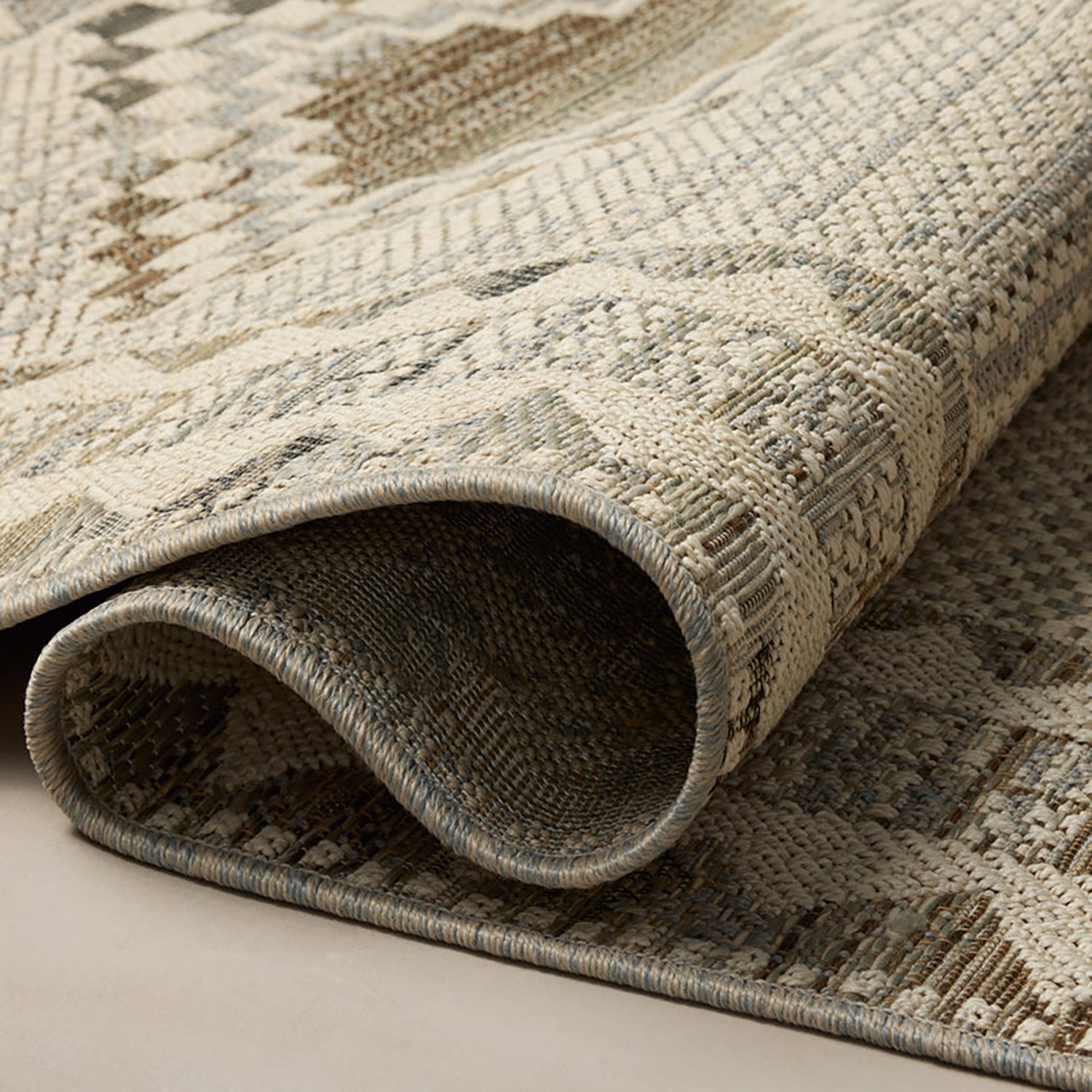 Loloi Saylor Ivory/Granite Indoor/Outdoor Rug