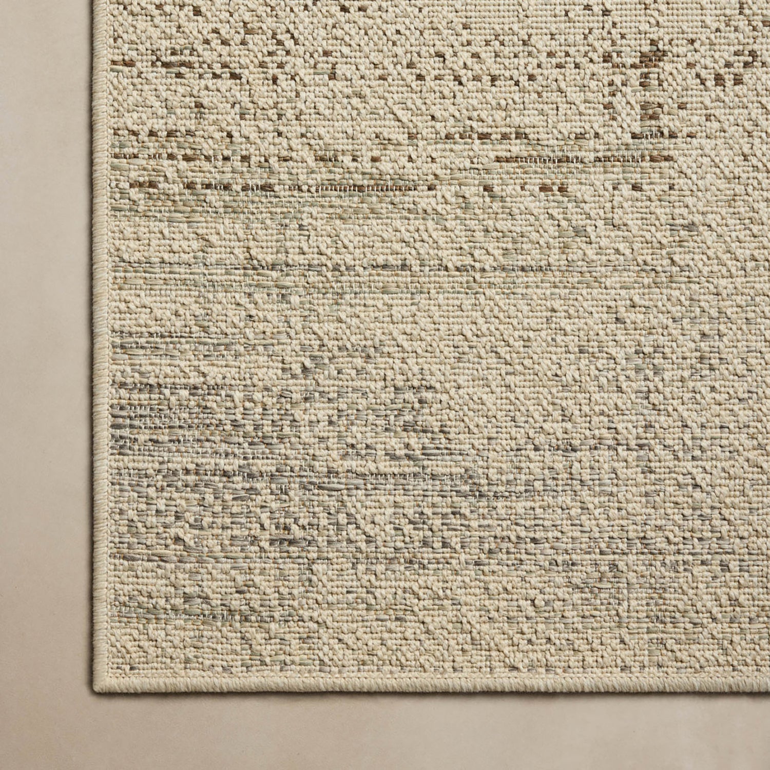 Loloi Saylor Ivory/Fog Indoor/Outdoor Rug