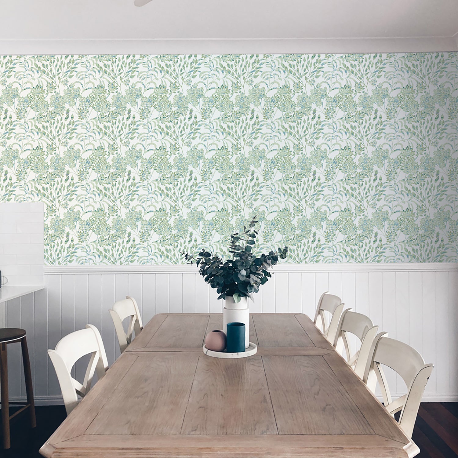 Tempaper & Co Stencil Foliage Non-Pasted Wallpaper