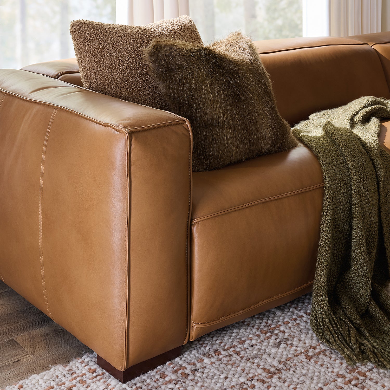 Hooker Furniture Fresco 5 Seat Sectional with Power Recline & Power Headrest