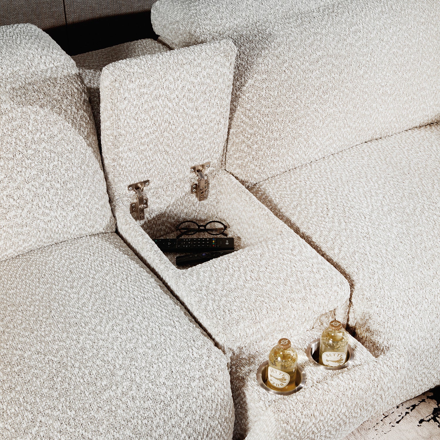 Hooker Furniture Anaheim McCurdy Stone Seven-Piece Power Sectional Sofa