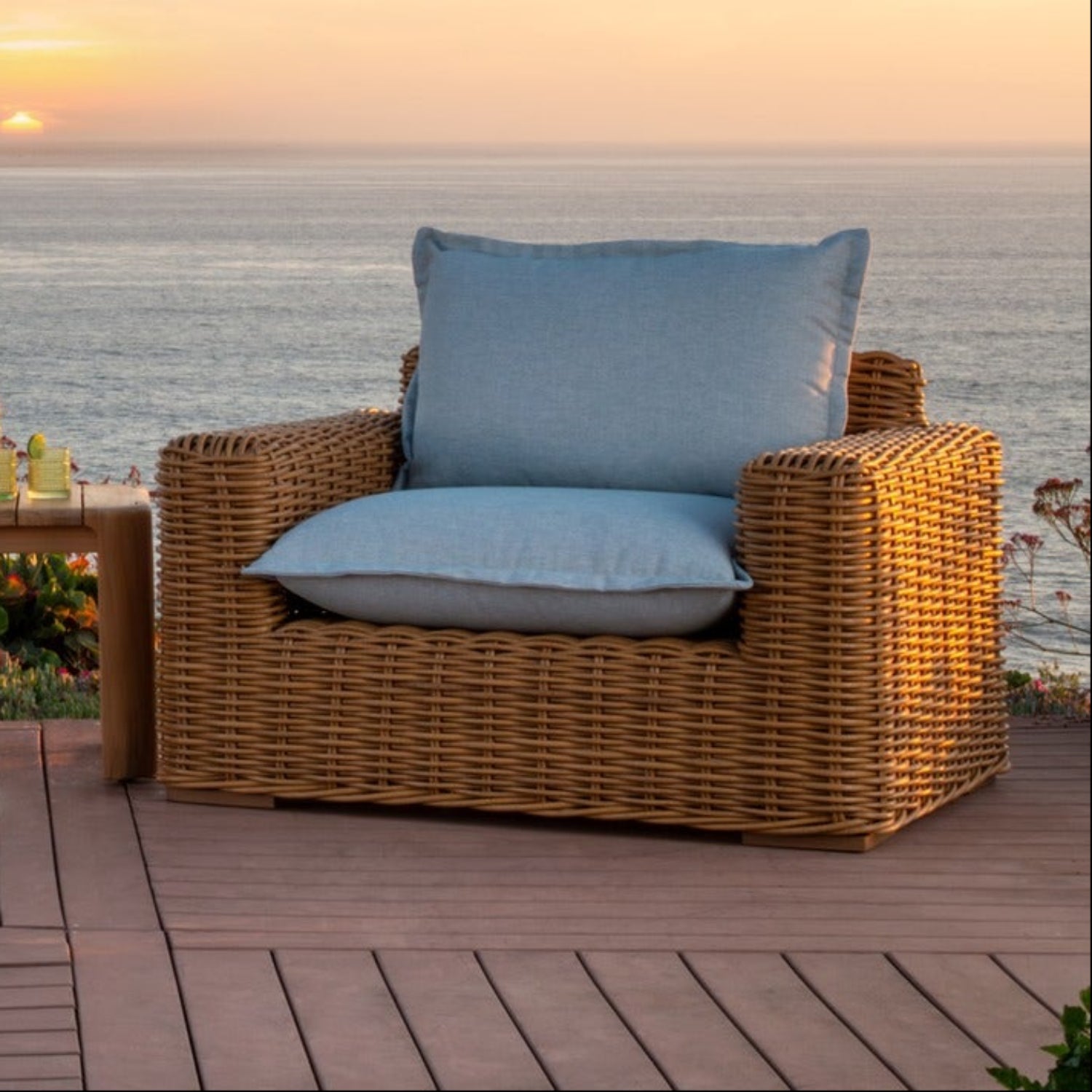 Sunset West Playa Soothe Pearl w/Flange Welt Outdoor Oversized Club Chair
