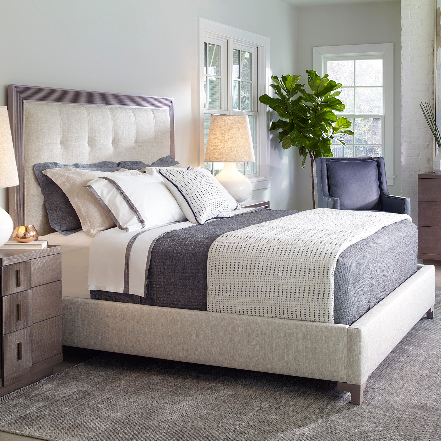 Vanguard Furniture Louise Kidders Porcelain King Bed