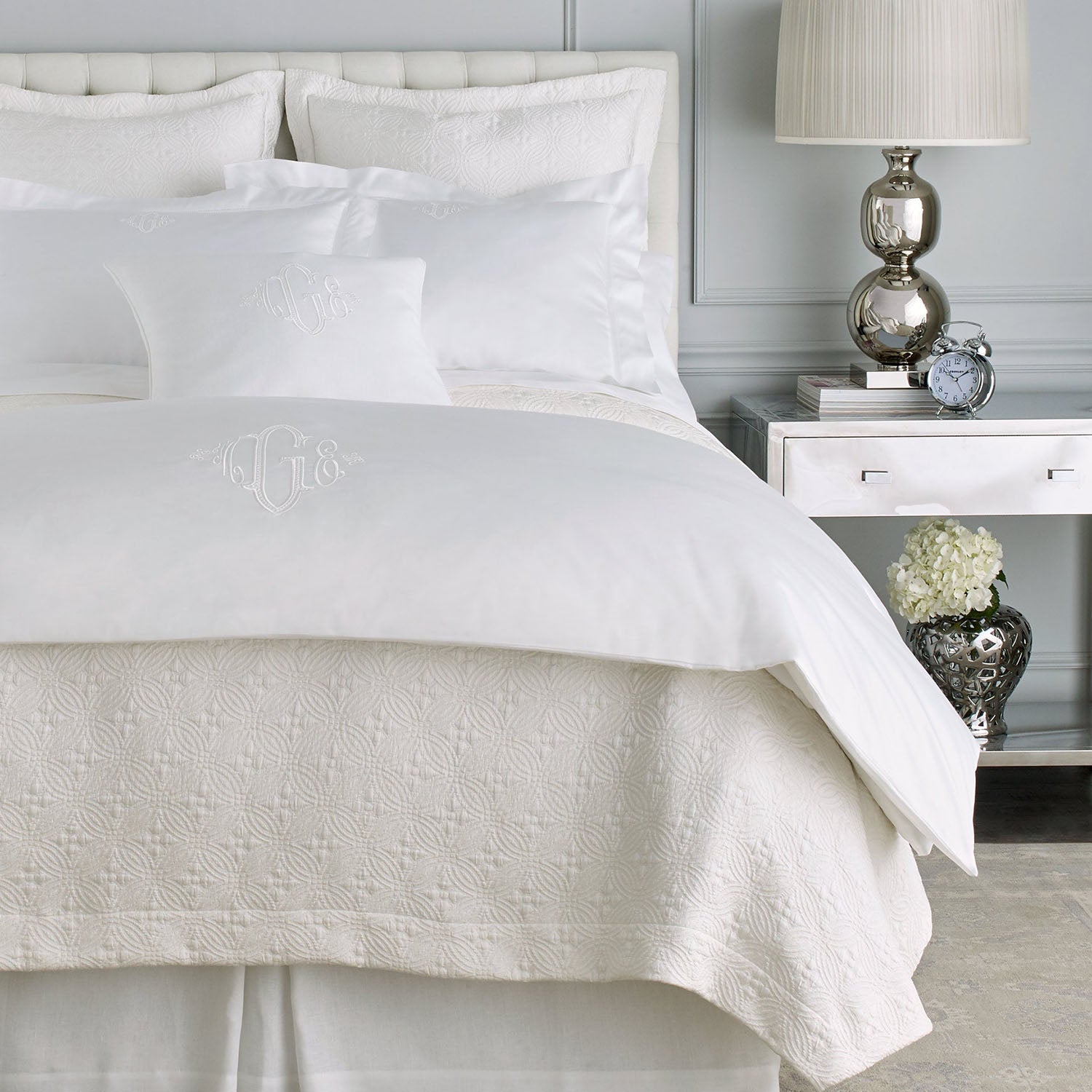 Peacock Alley Virtuoso Sateen Duvet Cover 600 thread count cotton sateen duvet cover, close-up of the woven fabric texture