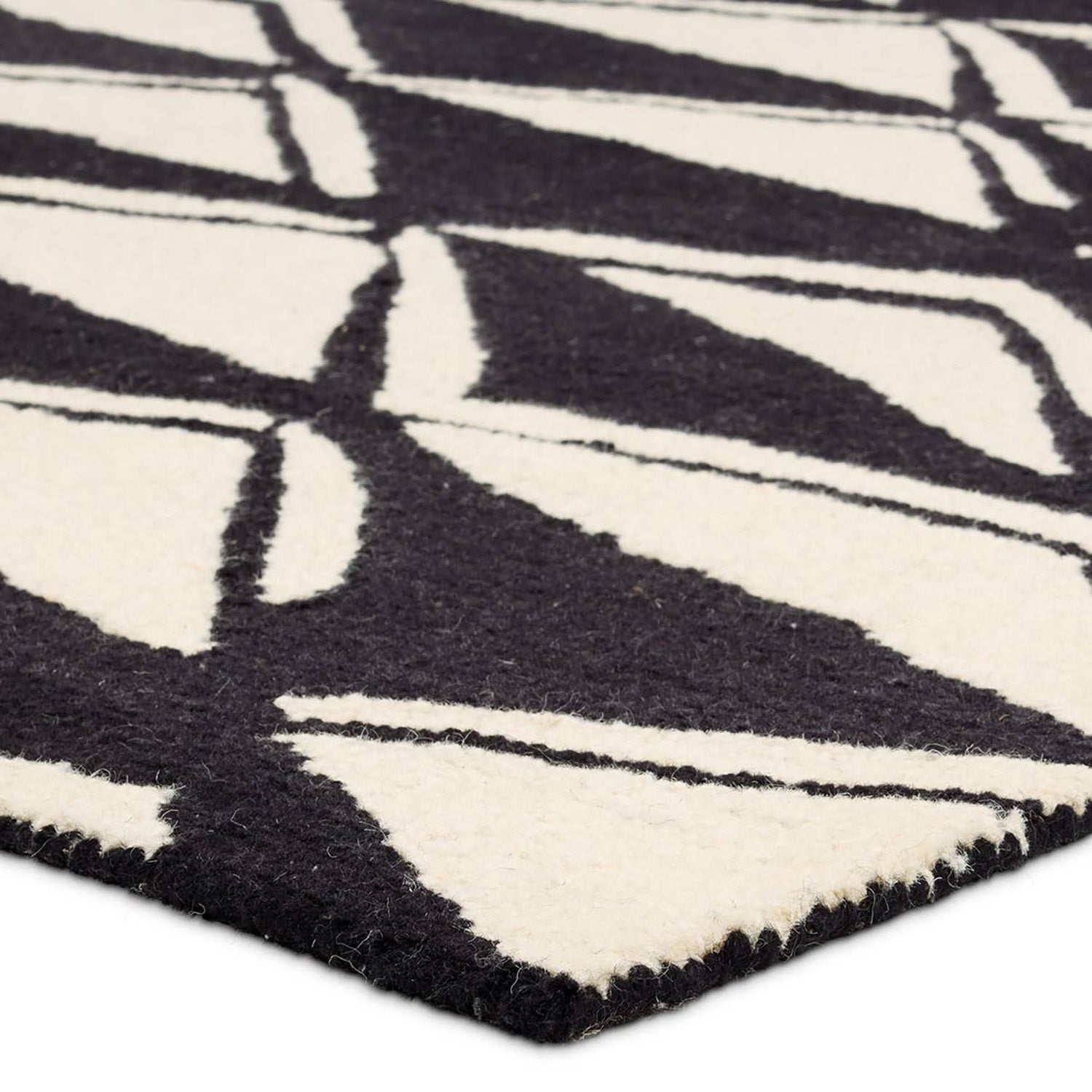 Nikki Chu by Jaipur Living Vera Movran Hand Tufted Rug