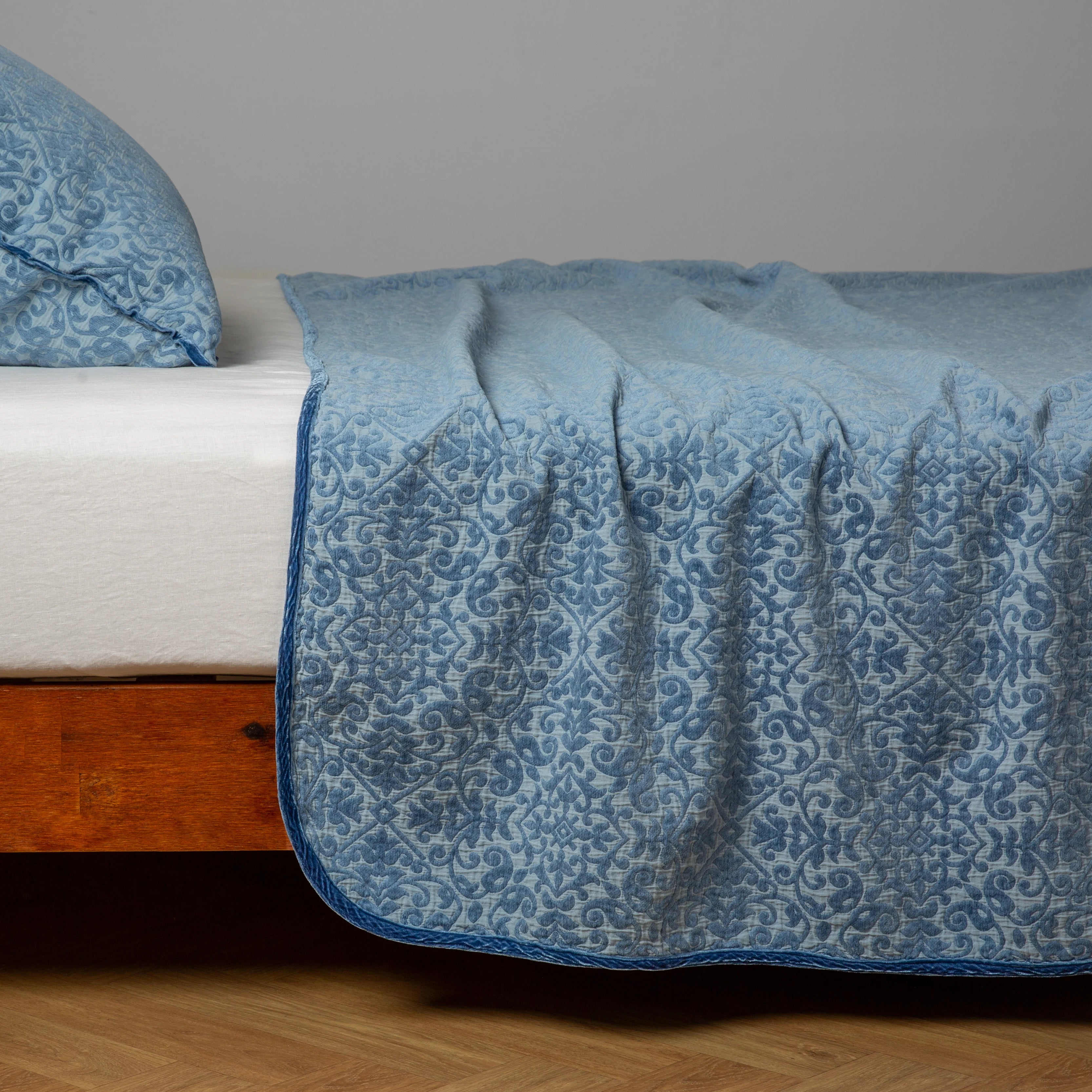Bella Notte Vienna Coverlet