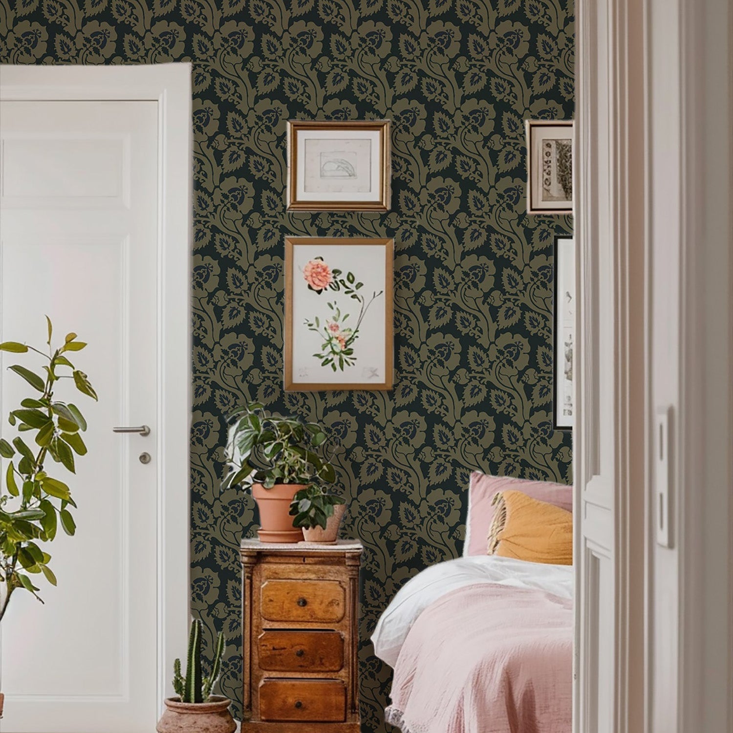 Mitchell Black Paisley Briar Wallpaper