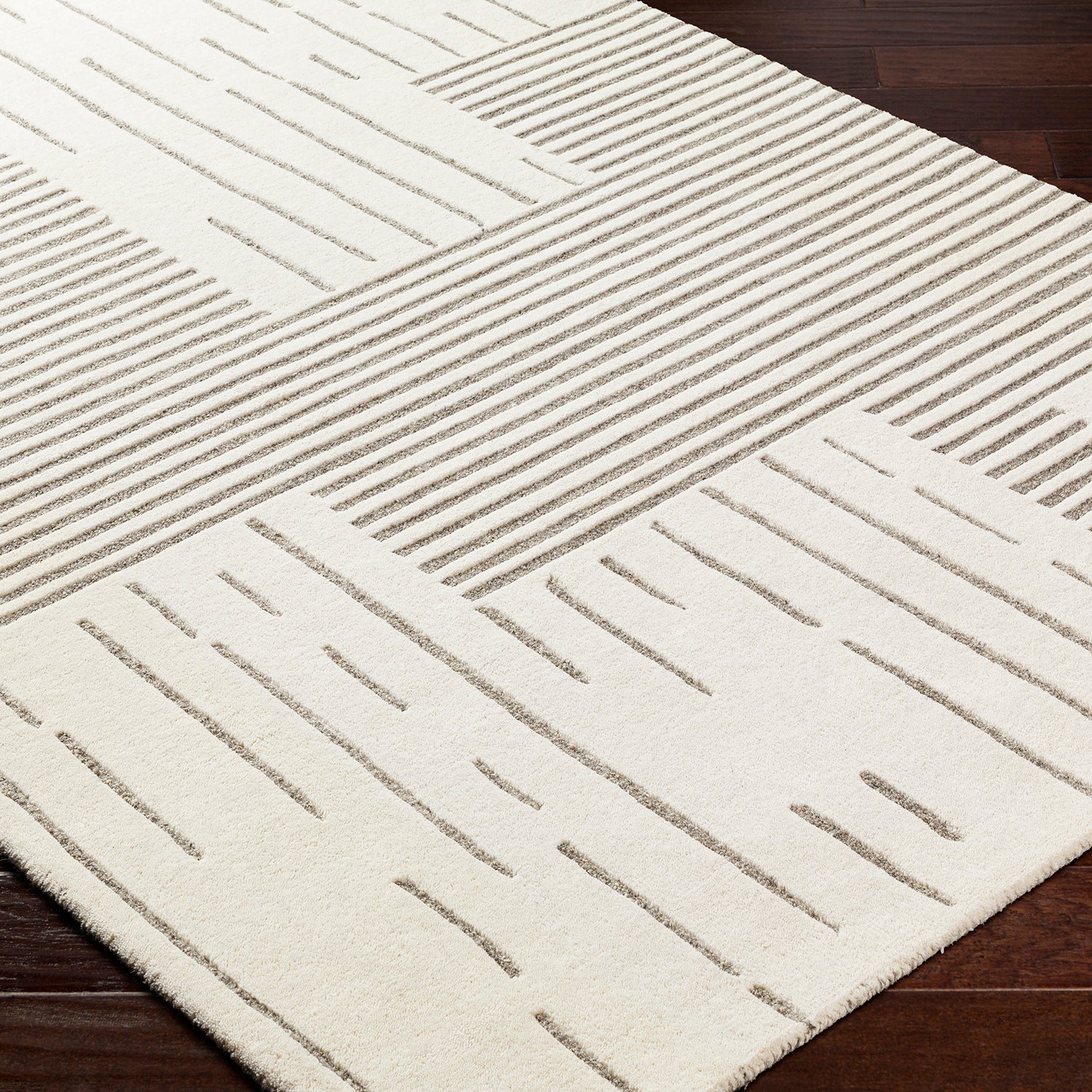 Livabliss Brook Lines Hand Tufted Rug
