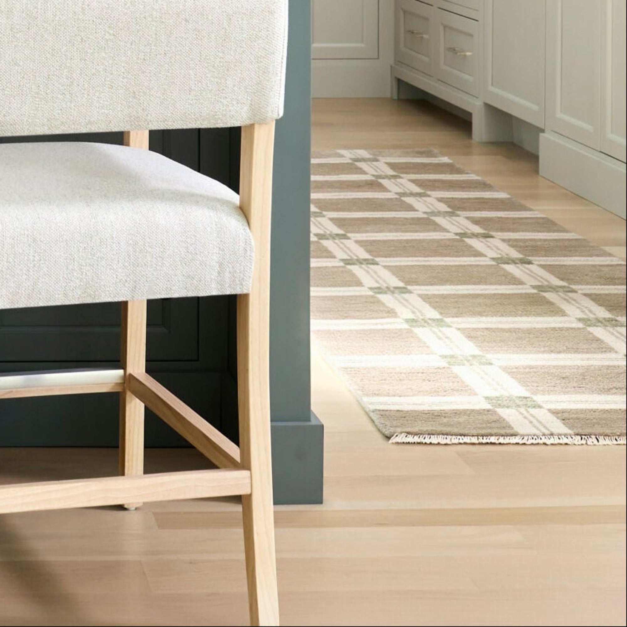 Surya Riviera RIV-2308 Hand Knotted Rug