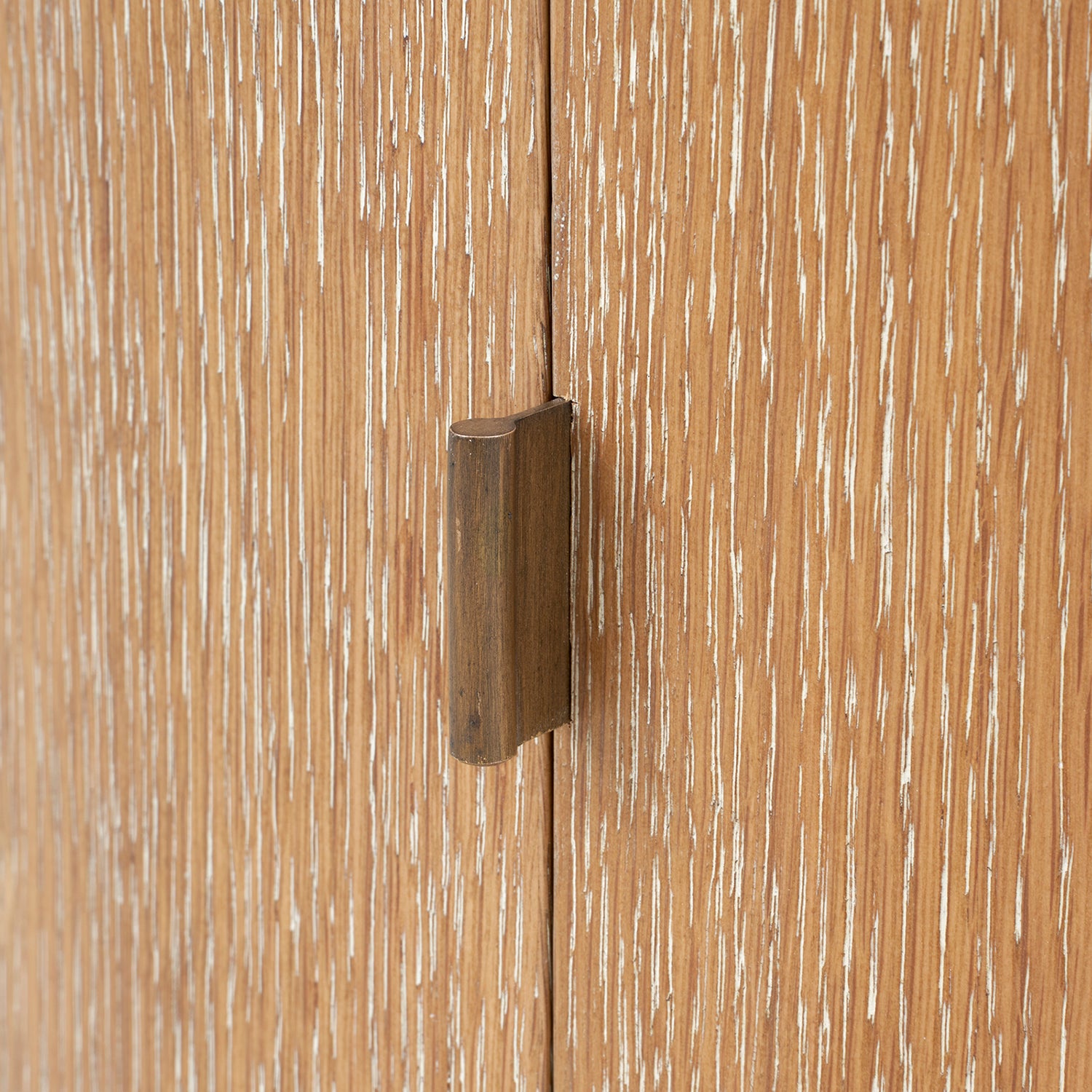 Villa and House Harlan Side Cabinet