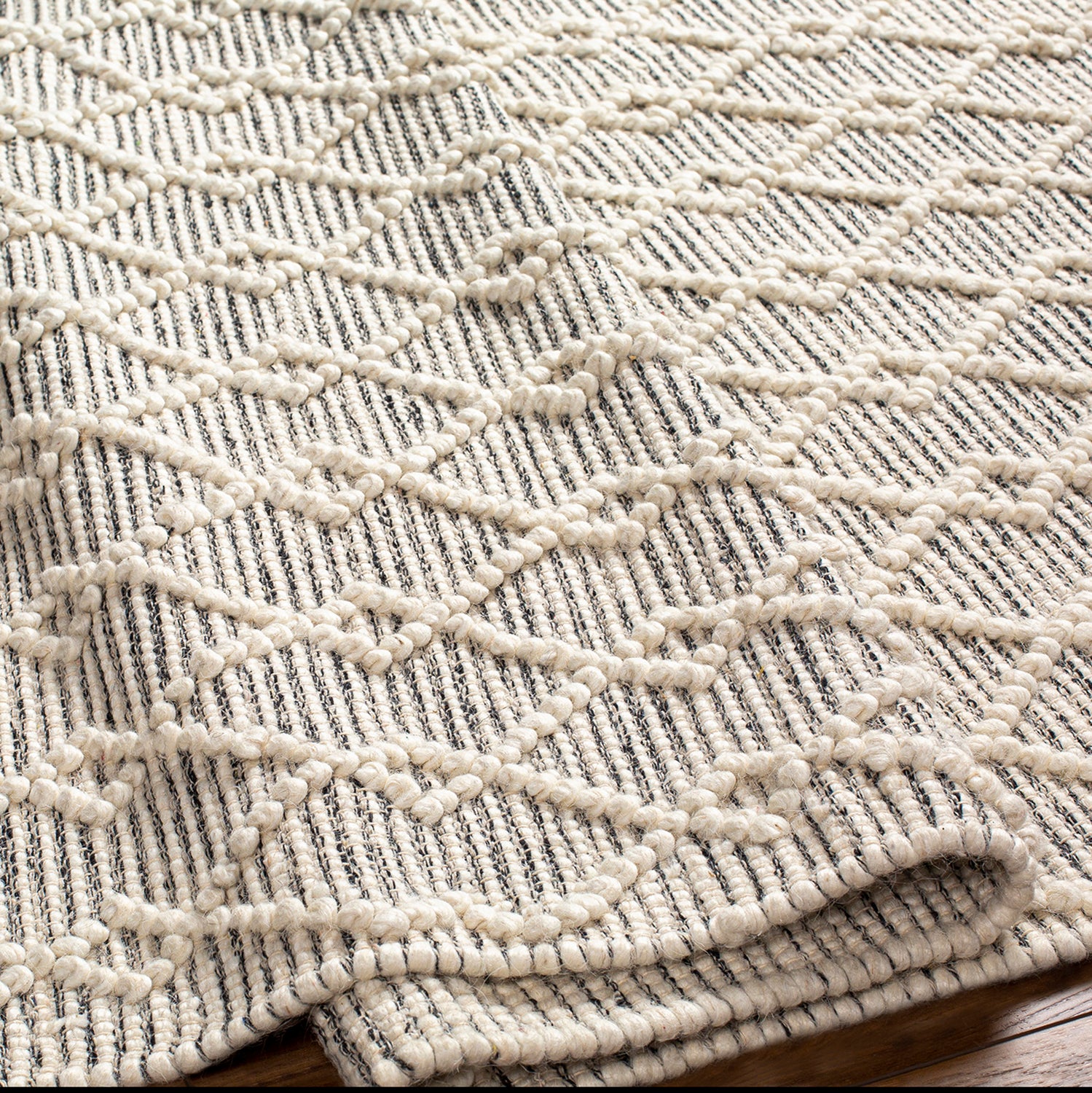 Livabliss Hemingway Ivory Hand Woven Rug