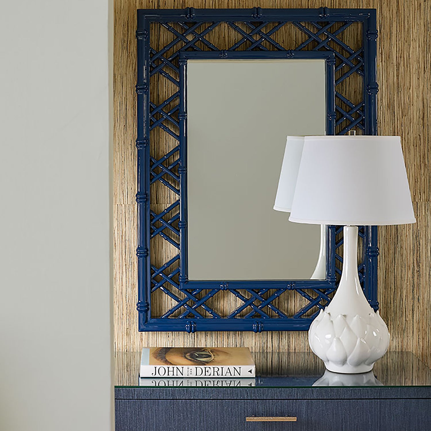 Villa and House Lotus Table Lamp