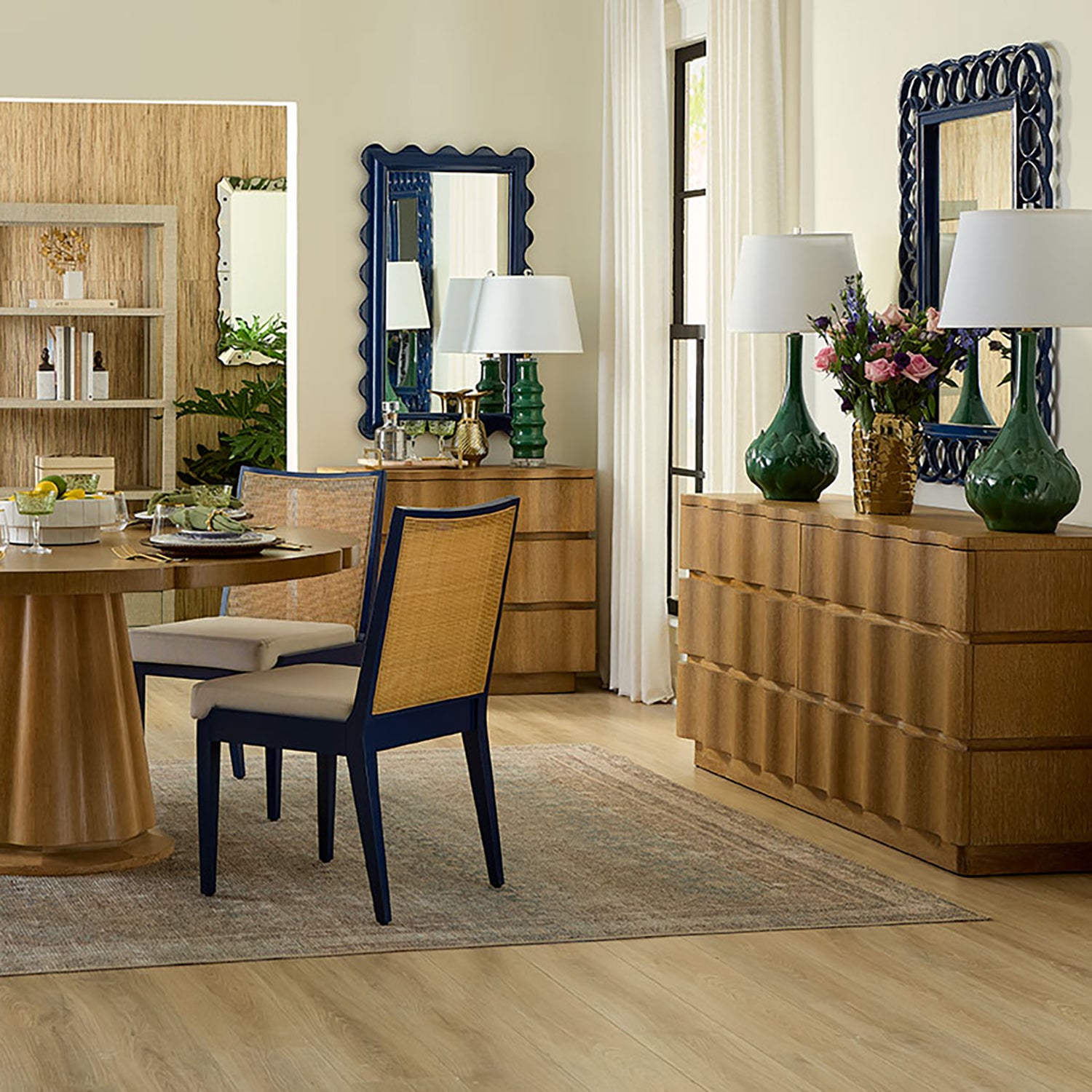 Villa and House Lotus Table Lamp