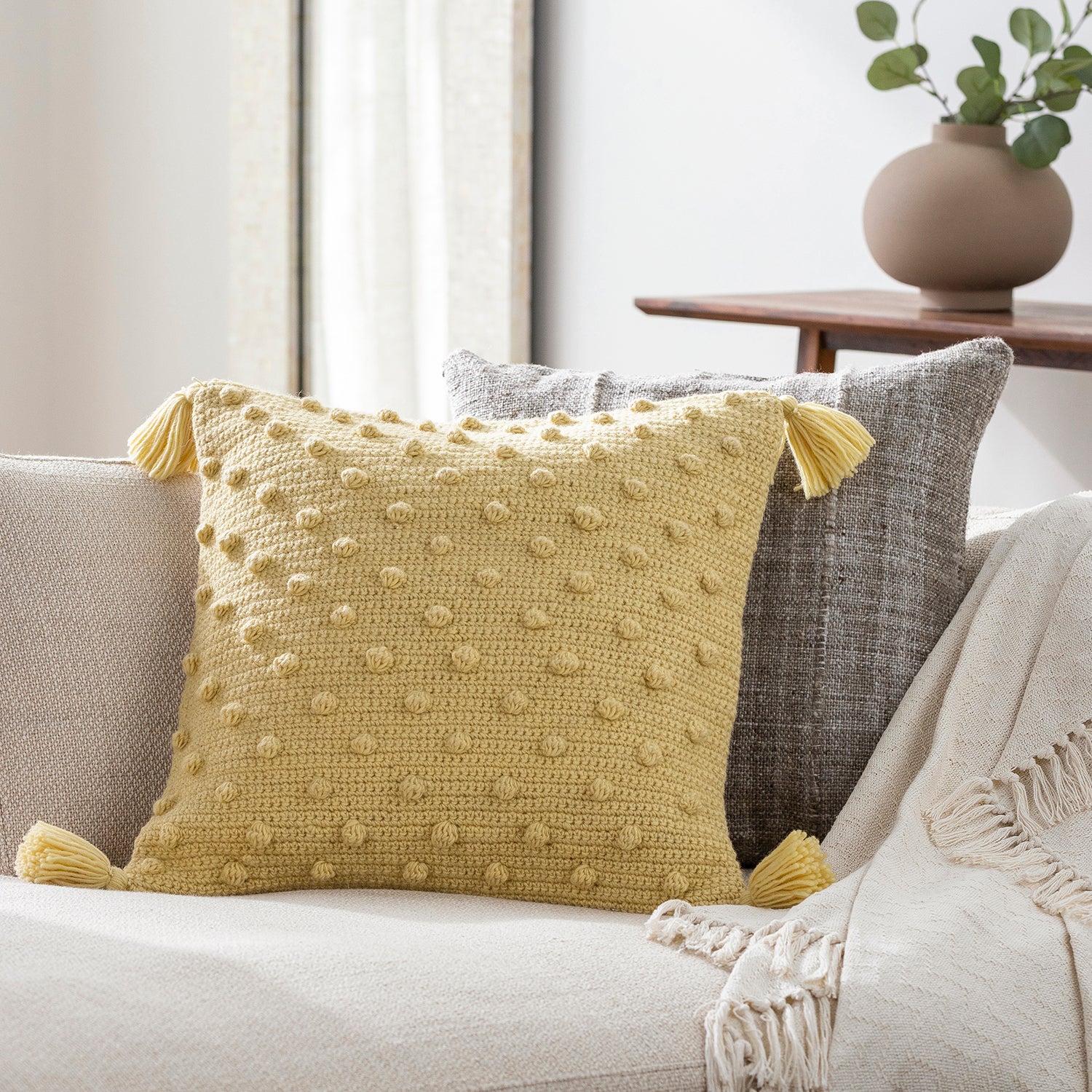 Makrome Dot Throw Pillow