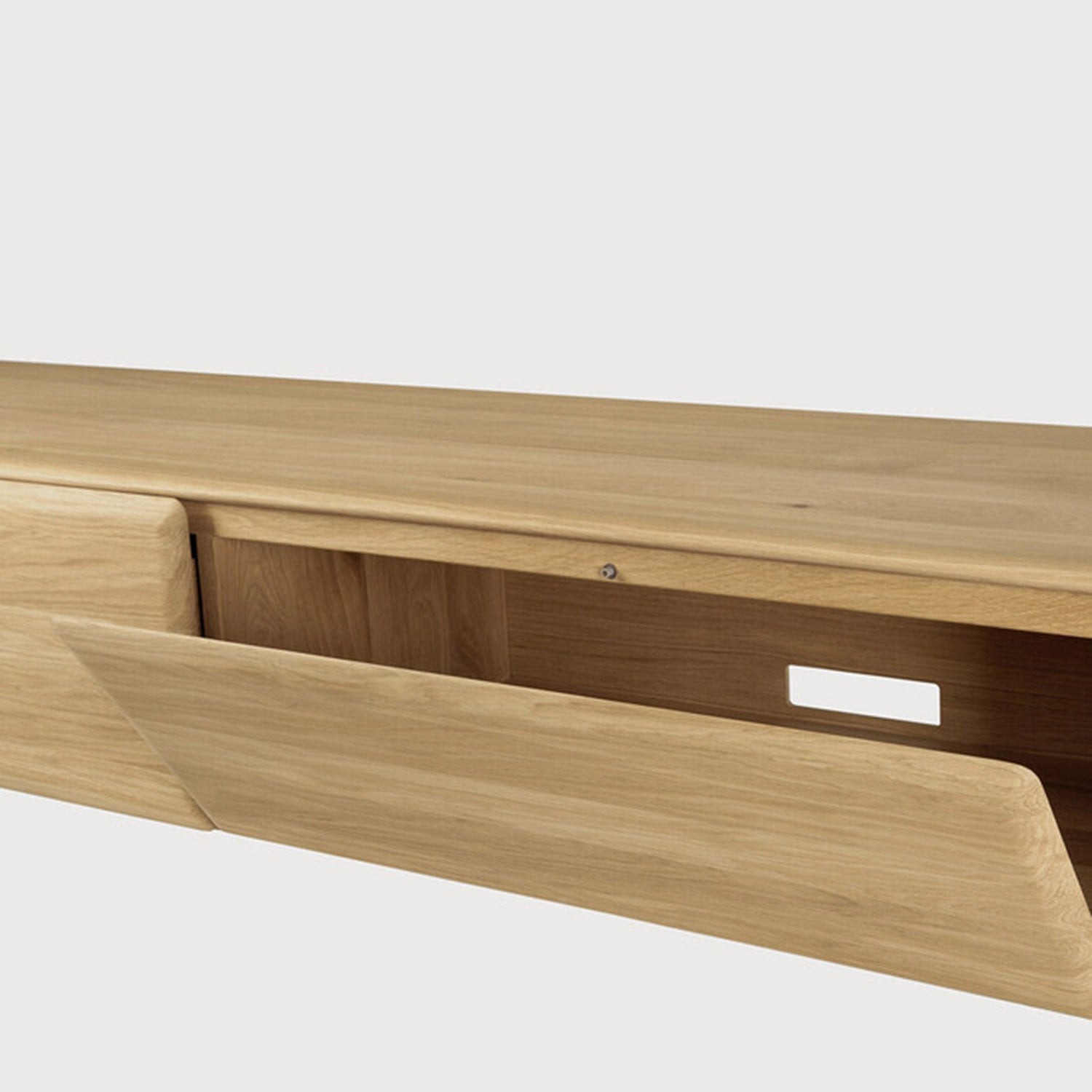 Ethnicraft PI TV Oak Cupboard