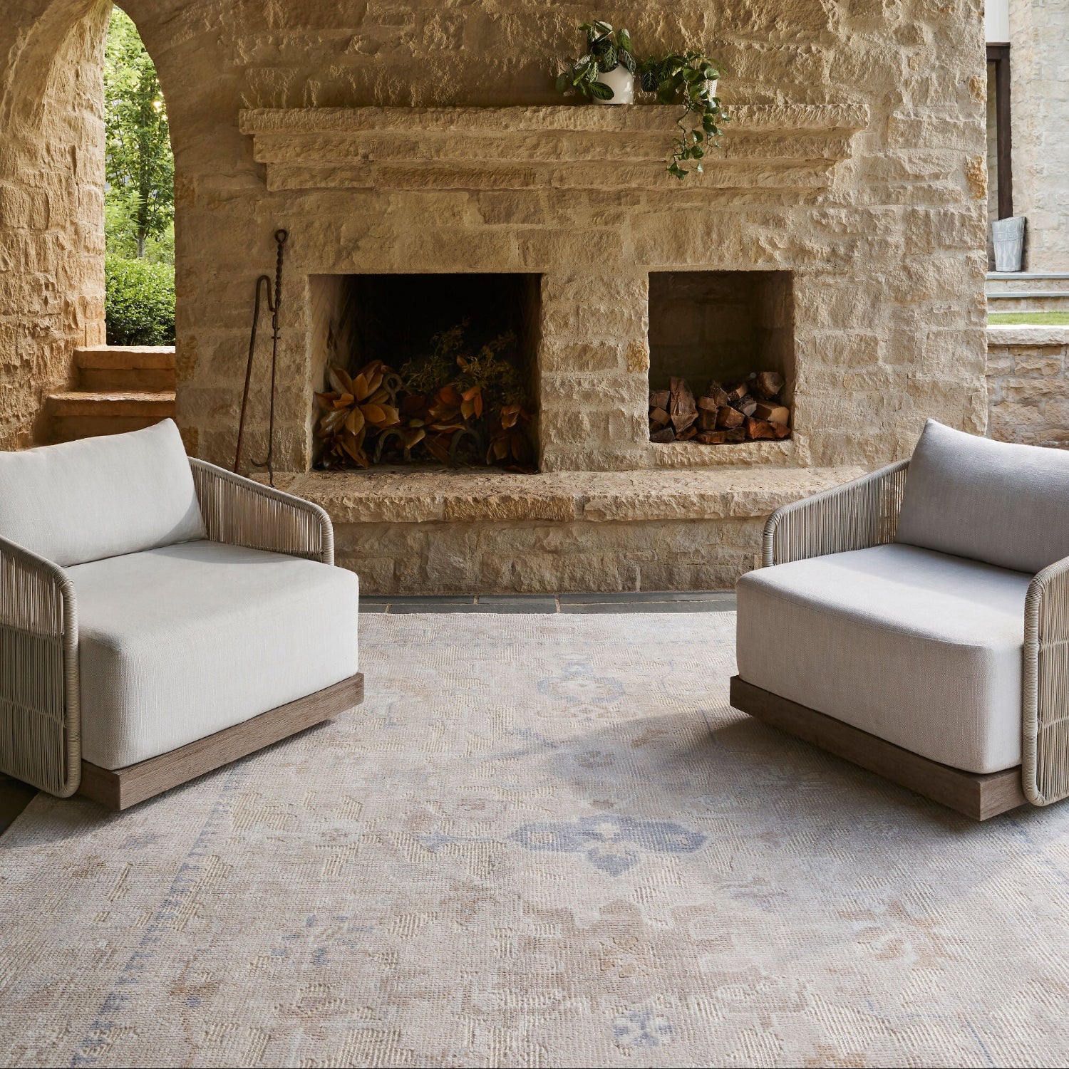 Surya Revere RVE-2309 Hand Knotted Rug
