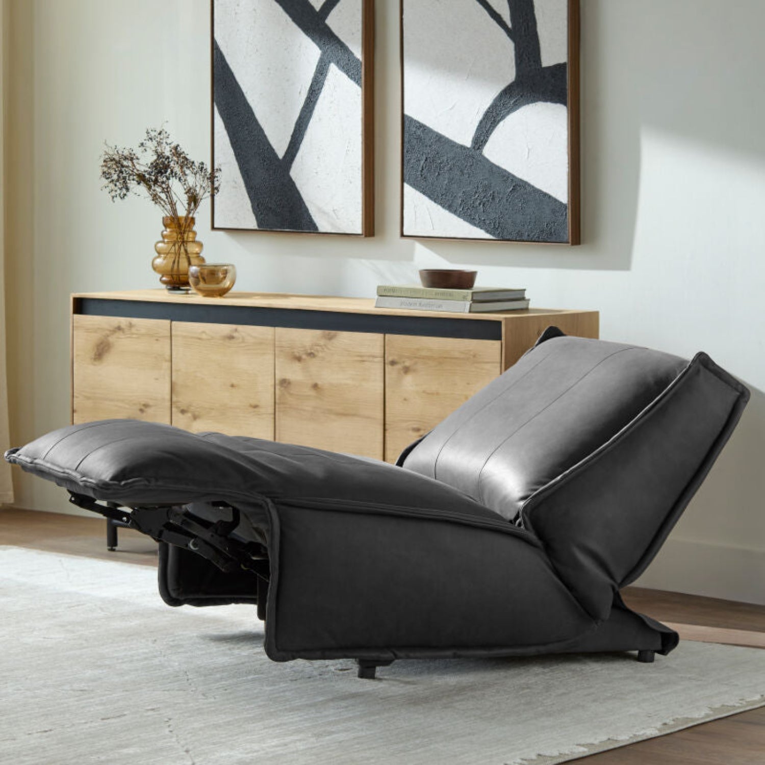 Safoga Black Leather Recliner