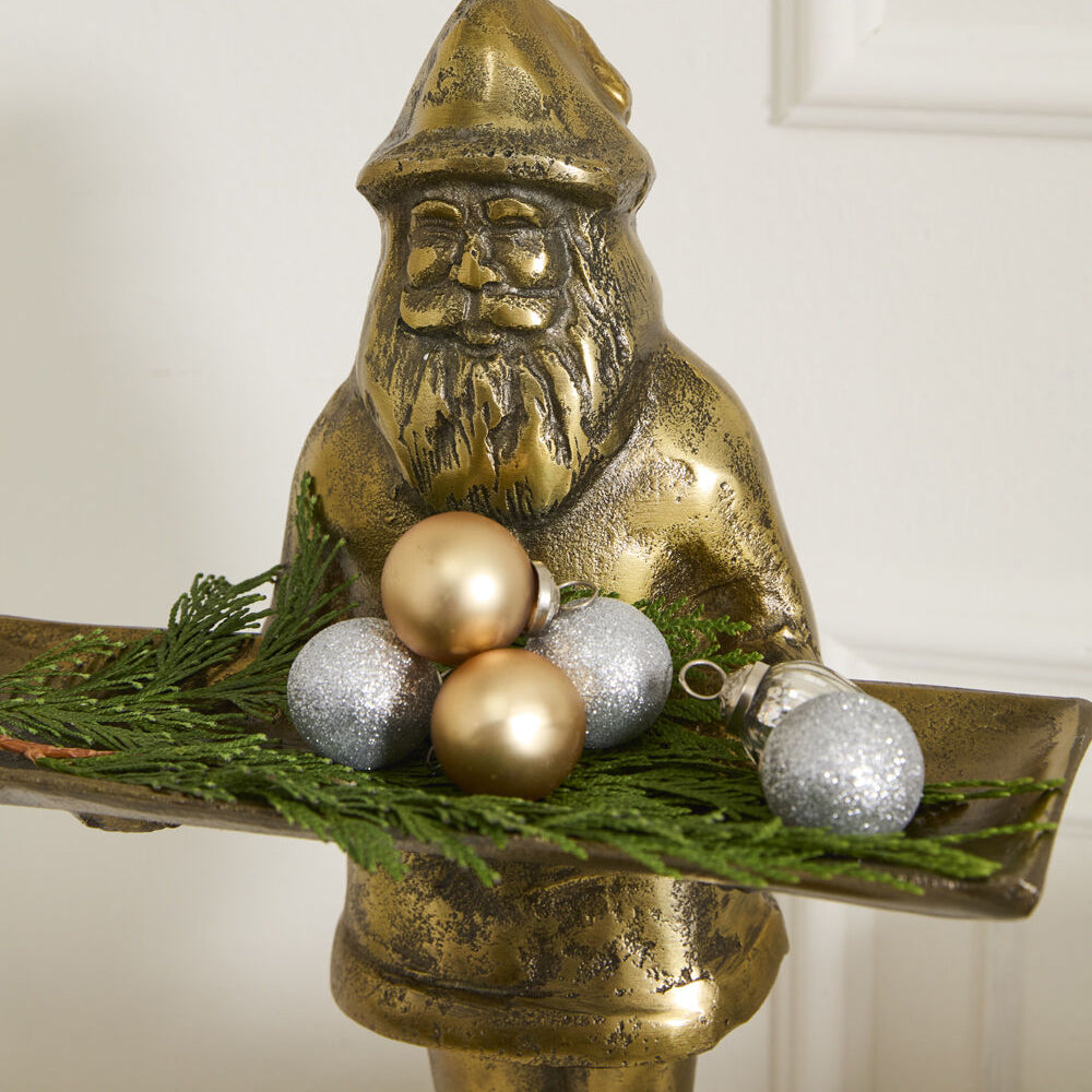 Saint Nick Dish Stand
