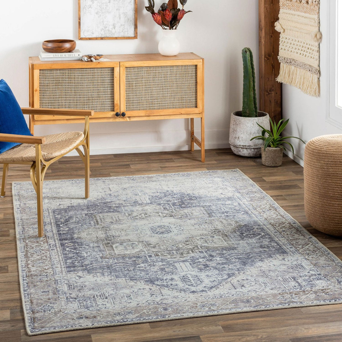 Livabliss Amelie AML-2360 Machine Woven Rug