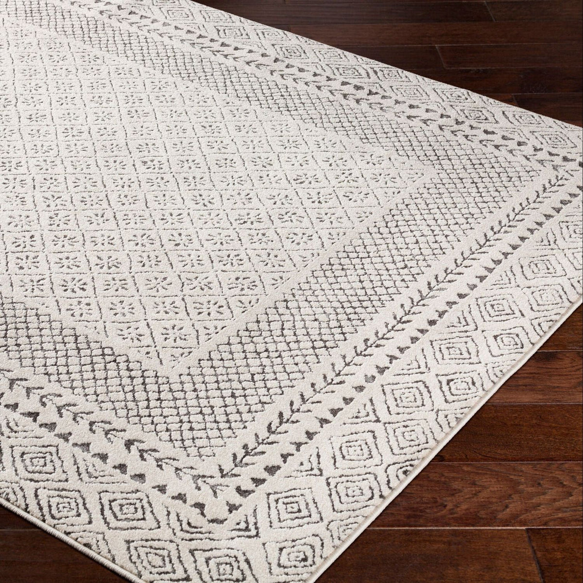 Livabliss Bahar Machine Woven Rug