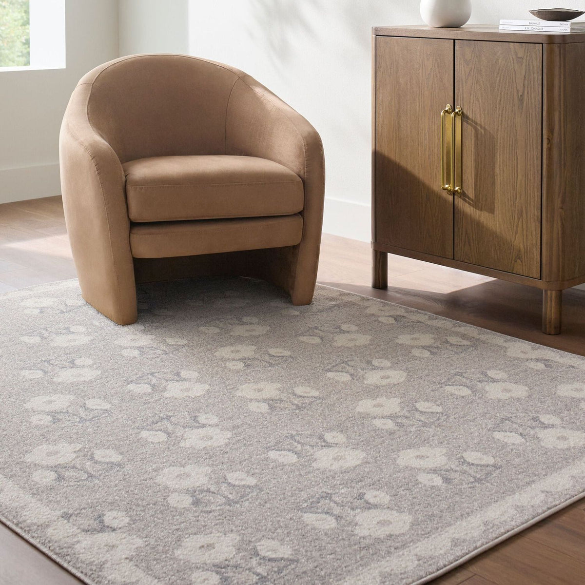 Jenni Yolo Home x Livabliss Louise JYLS-2304 Machine Woven Rug